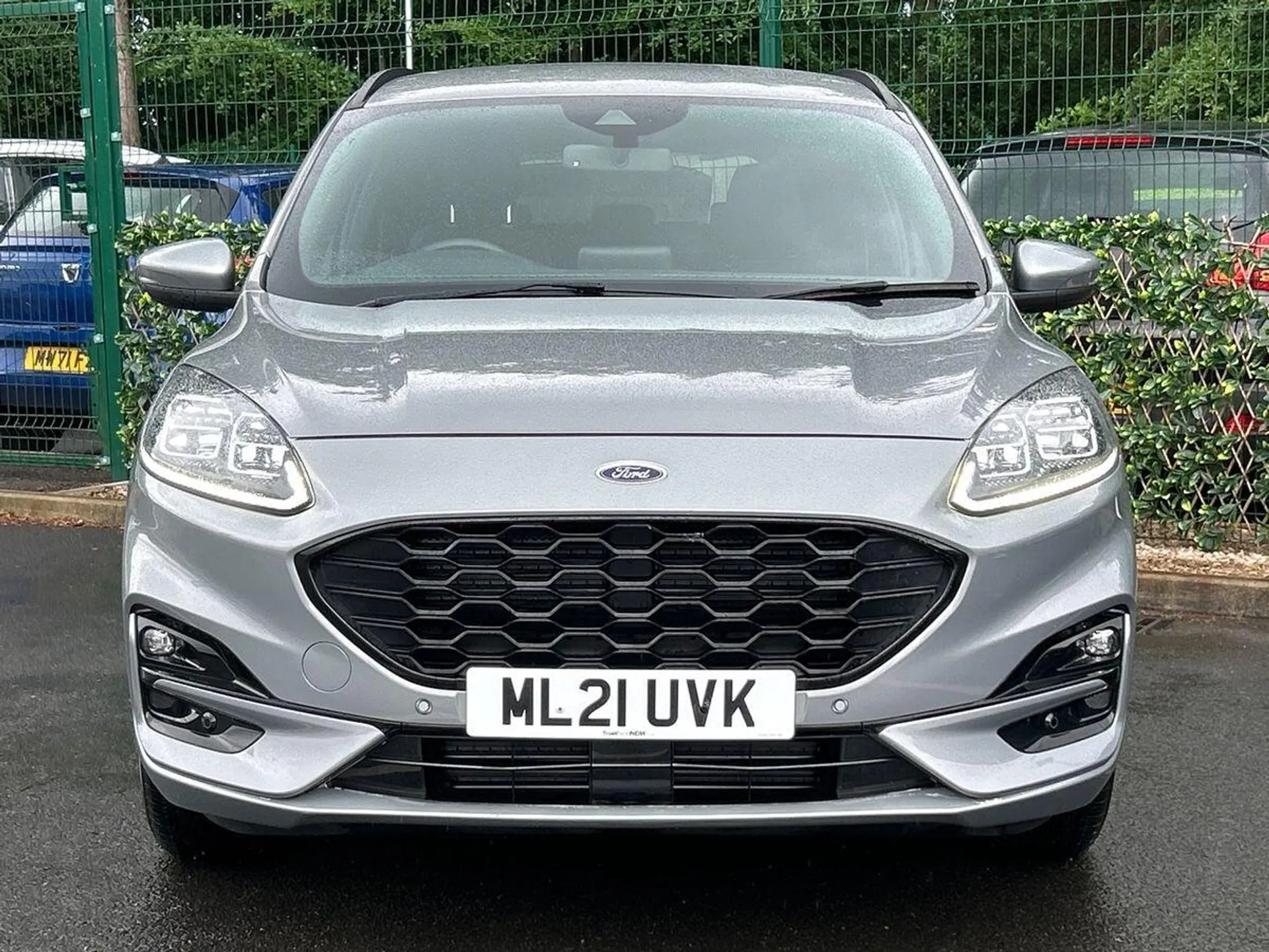 2021 Ford Kuga thumbnail 4