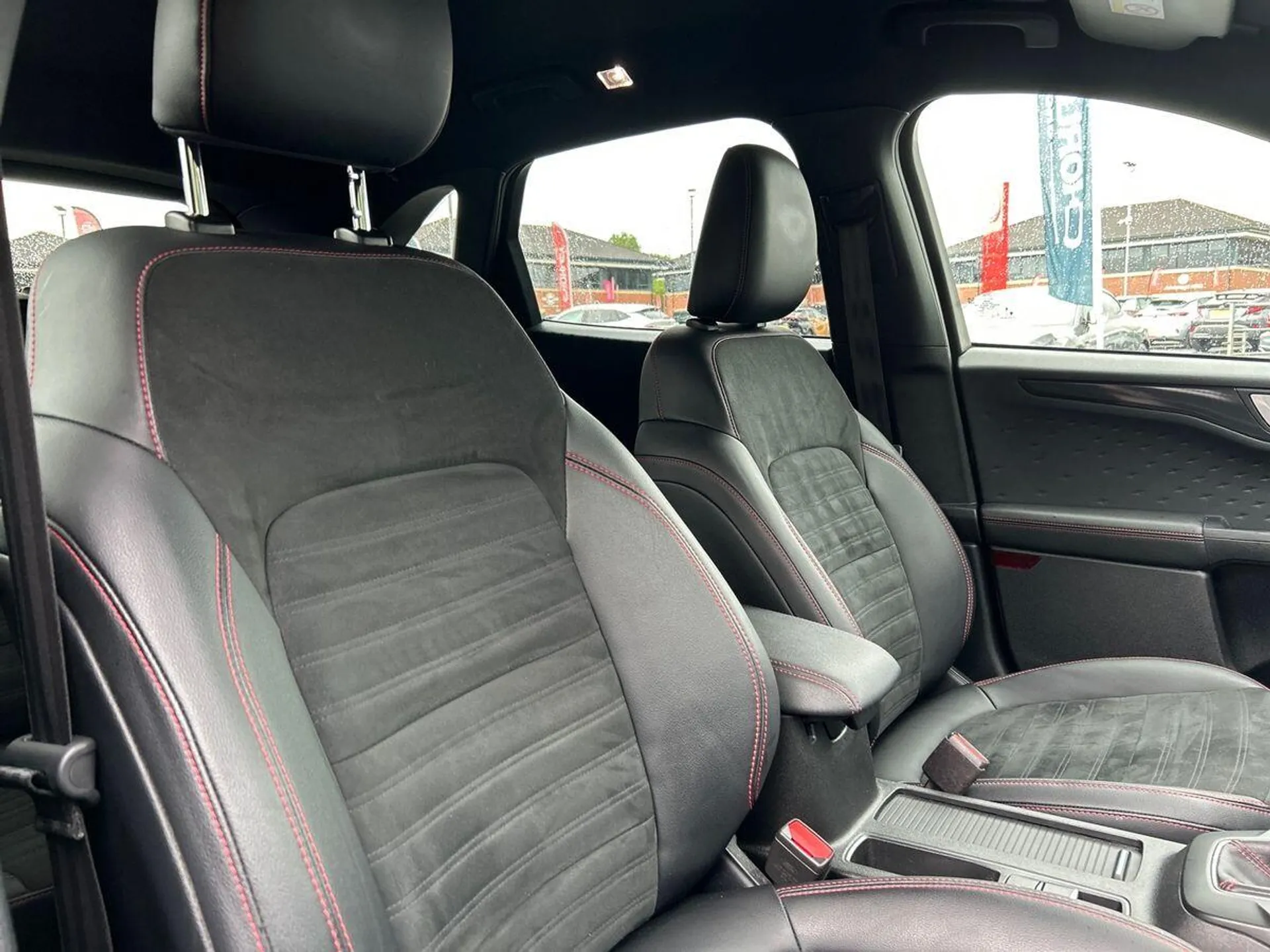 2021 Ford Kuga thumbnail 18