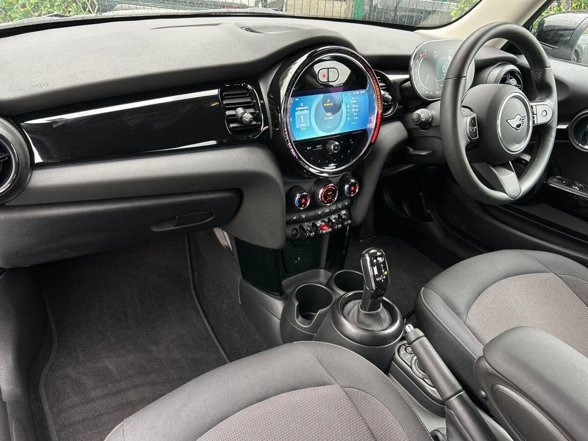 2023 Mini Hatch thumbnail 2