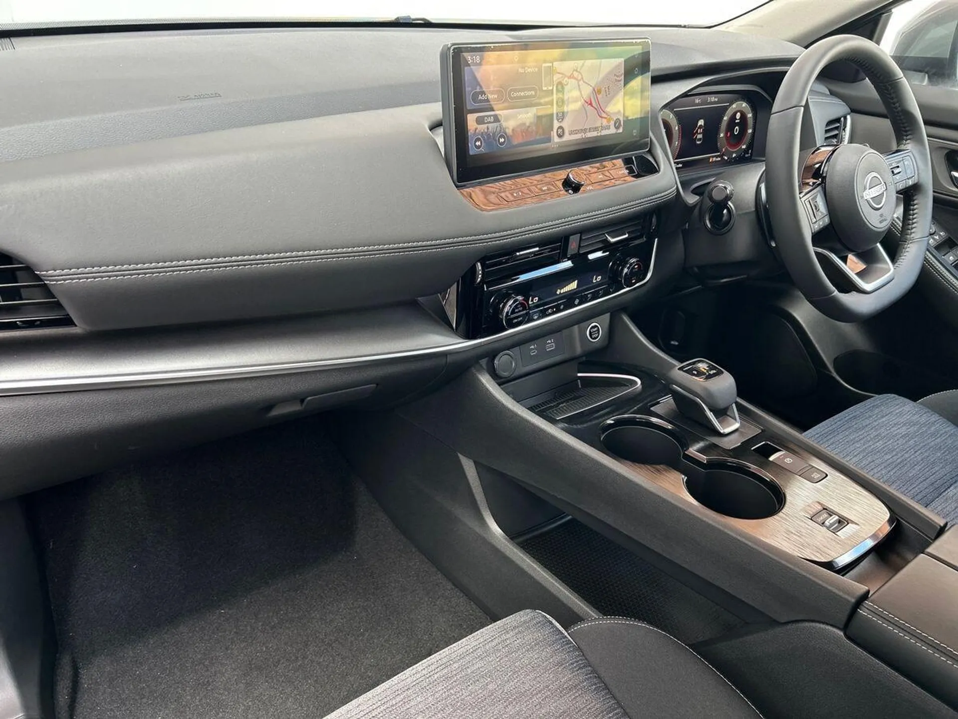 2025 Nissan X-Trail thumbnail 2