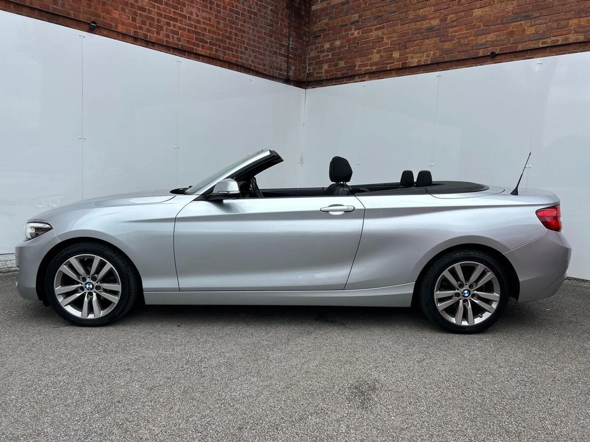 2017 BMW 2 Series thumbnail 6