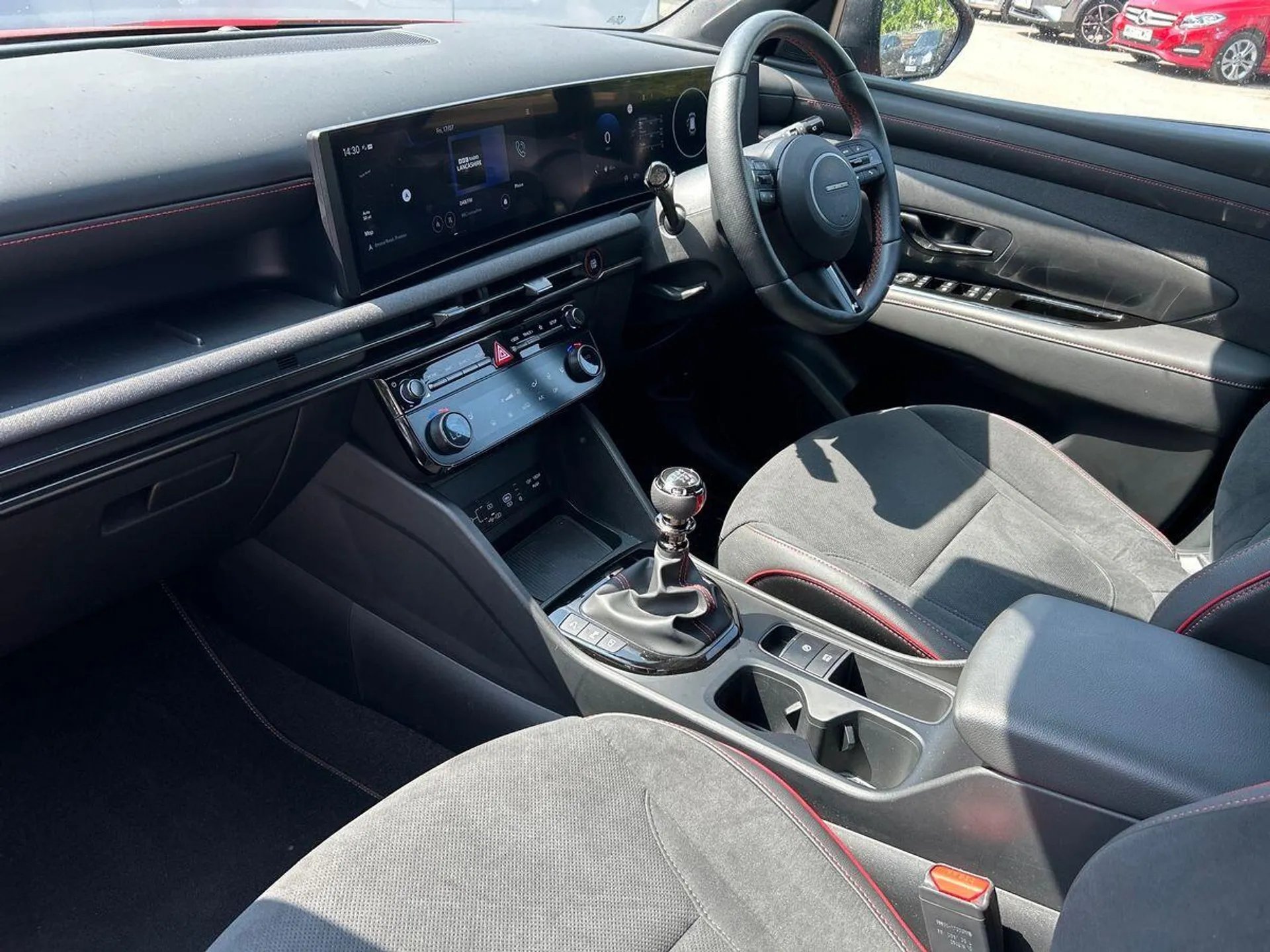 2025 Hyundai Tucson thumbnail 2