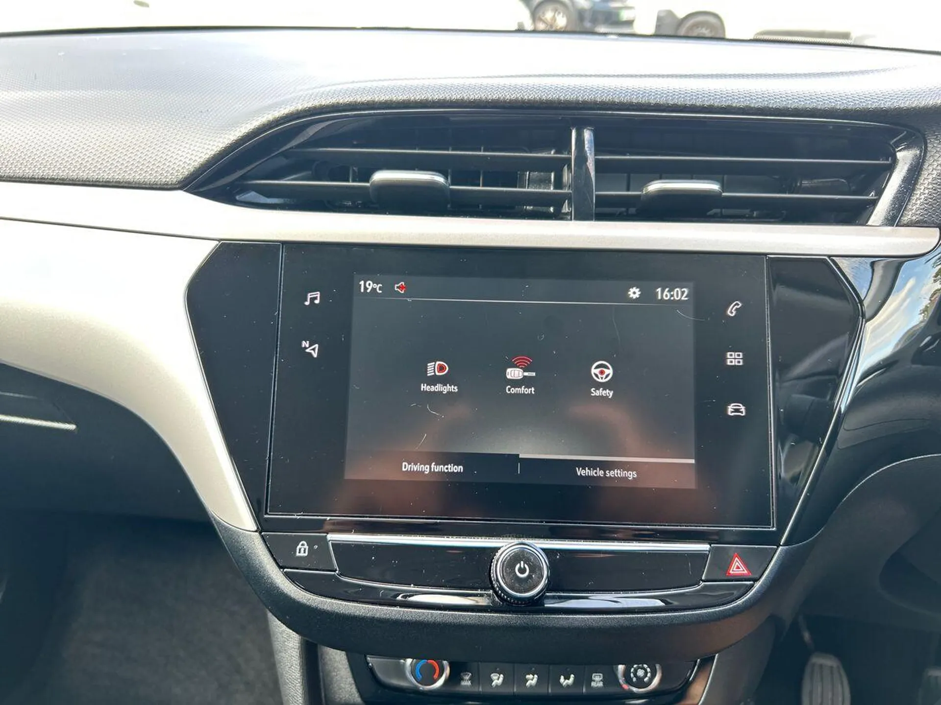 2022 Vauxhall Corsa thumbnail 9