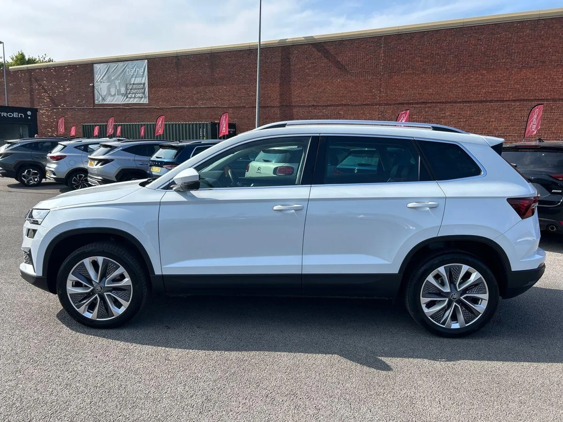 2025 Skoda Karoq thumbnail 6