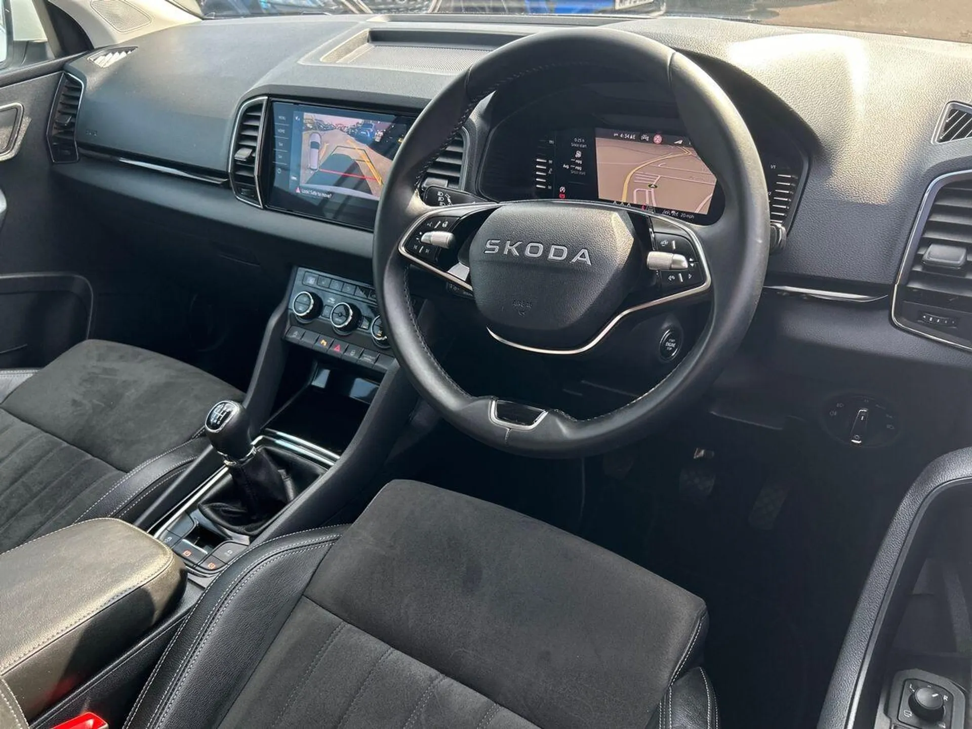 2025 Skoda Karoq thumbnail 14