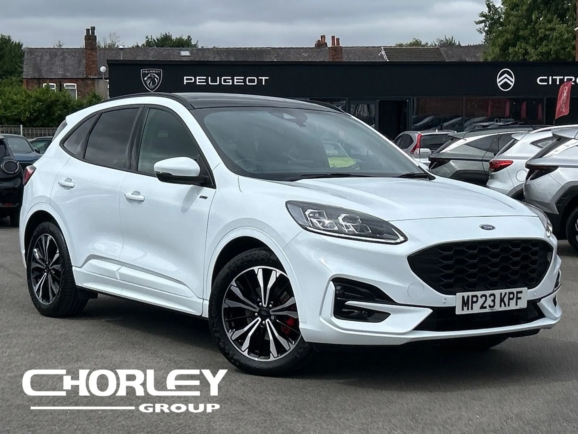 2023 Ford Kuga — photo 1