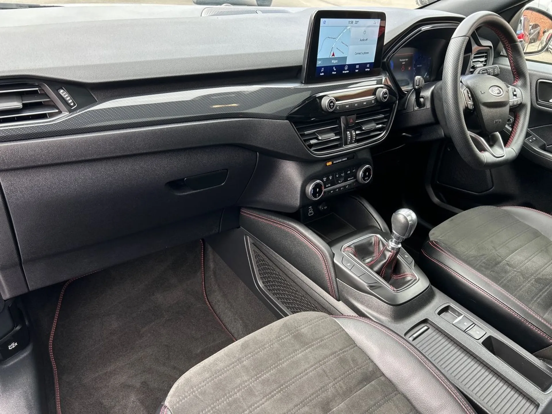 2023 Ford Kuga thumbnail 2