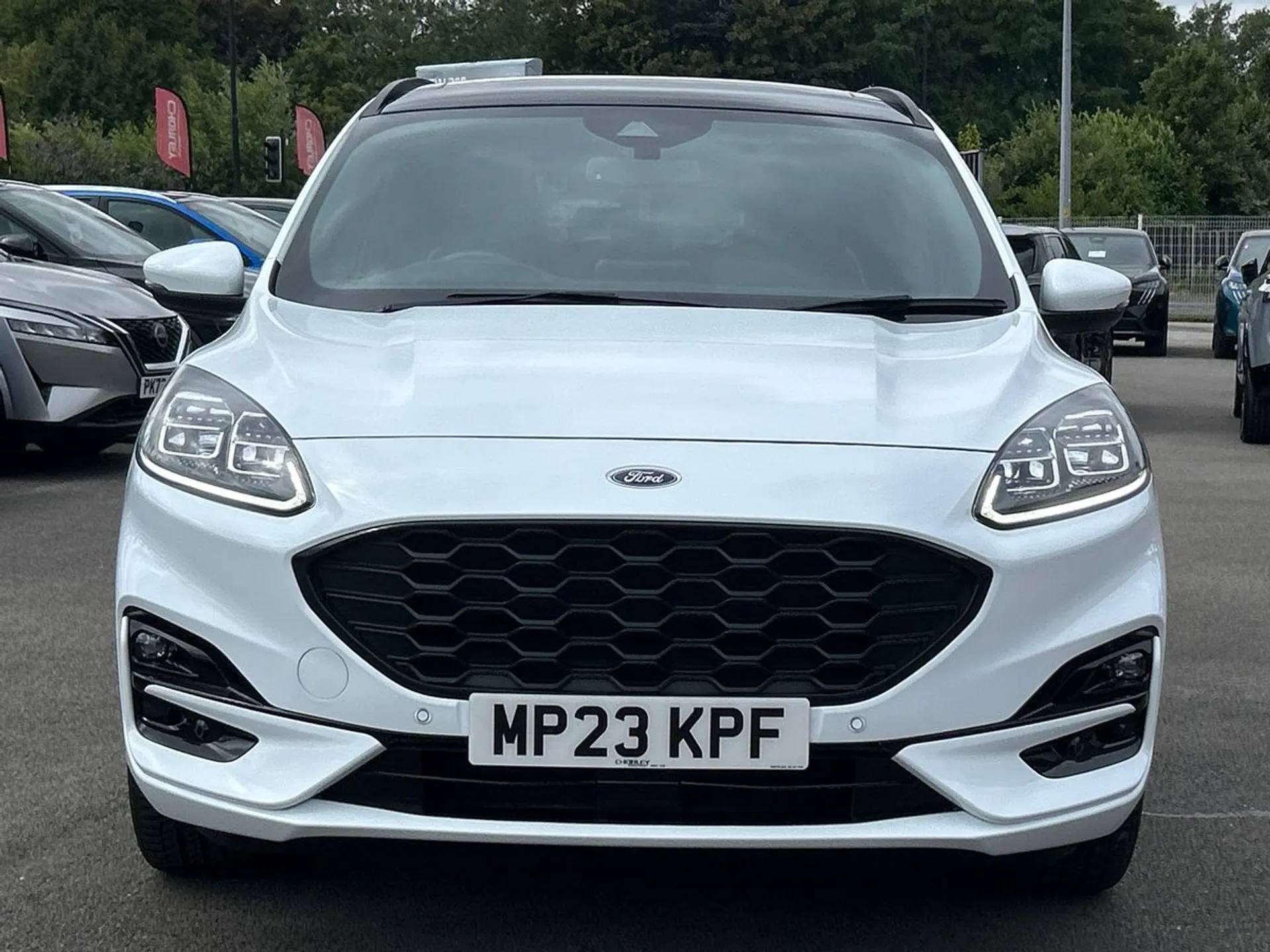2023 Ford Kuga thumbnail 4
