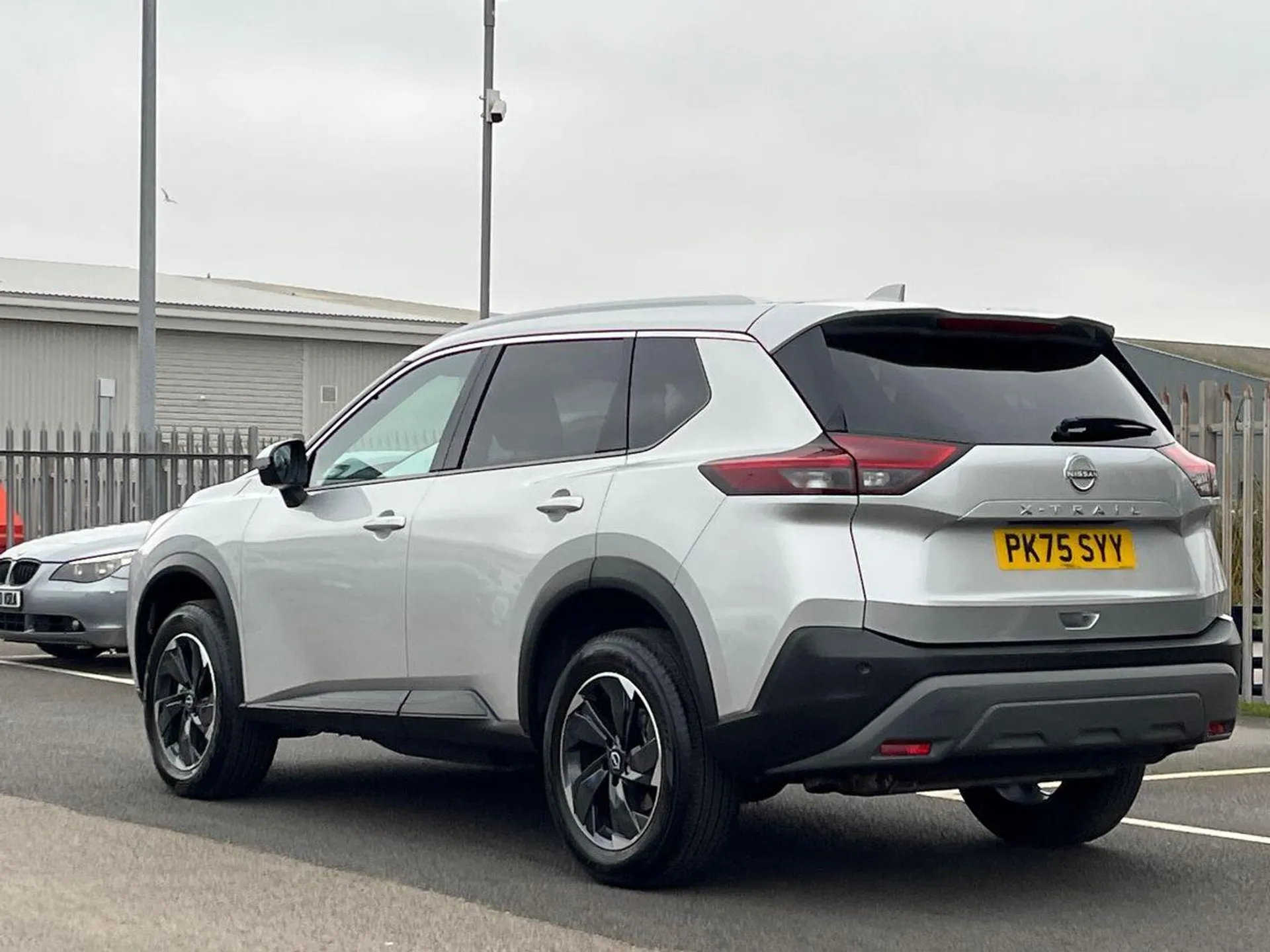 2025 Nissan X-Trail thumbnail 3