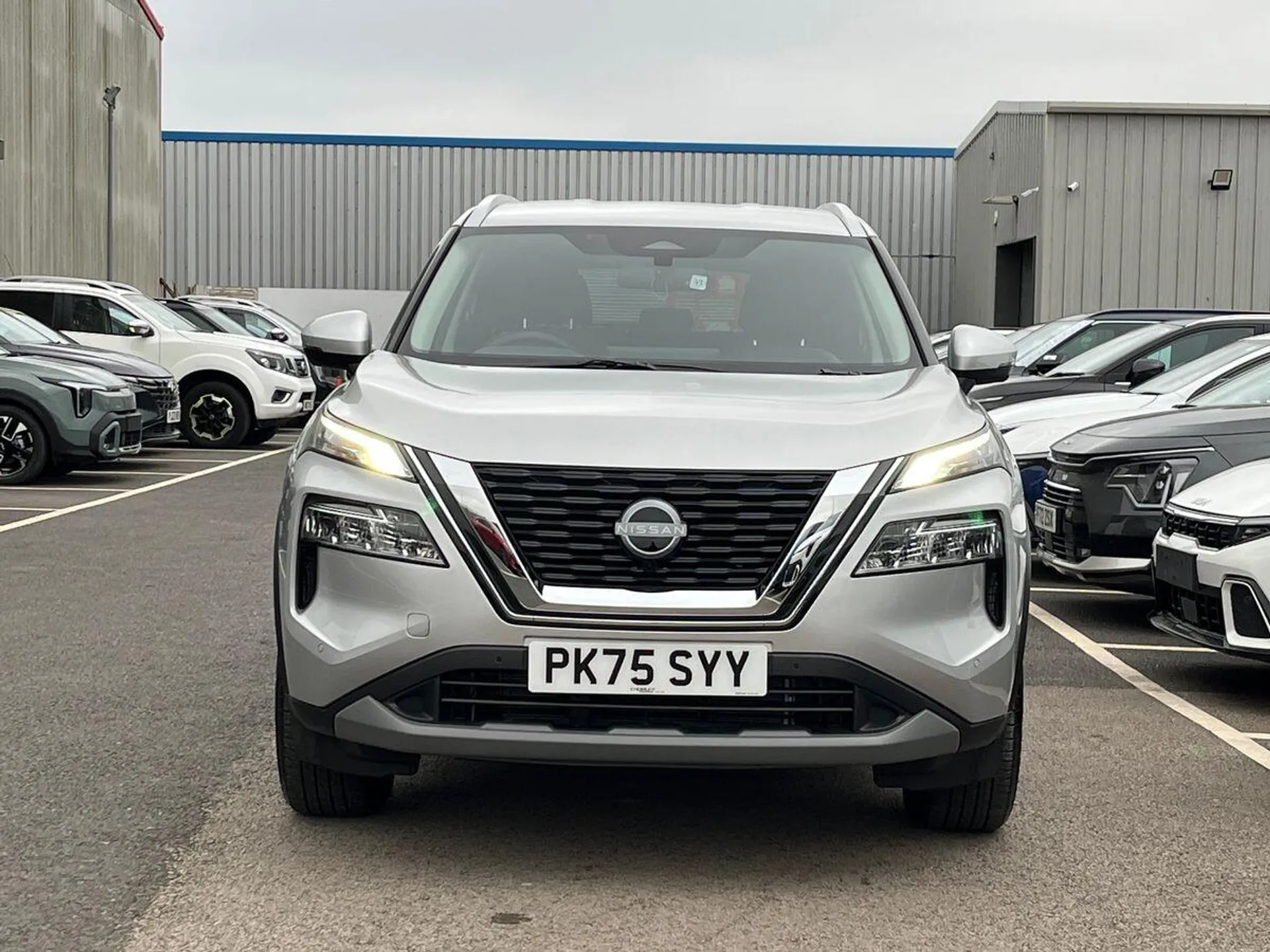 2025 Nissan X-Trail thumbnail 4