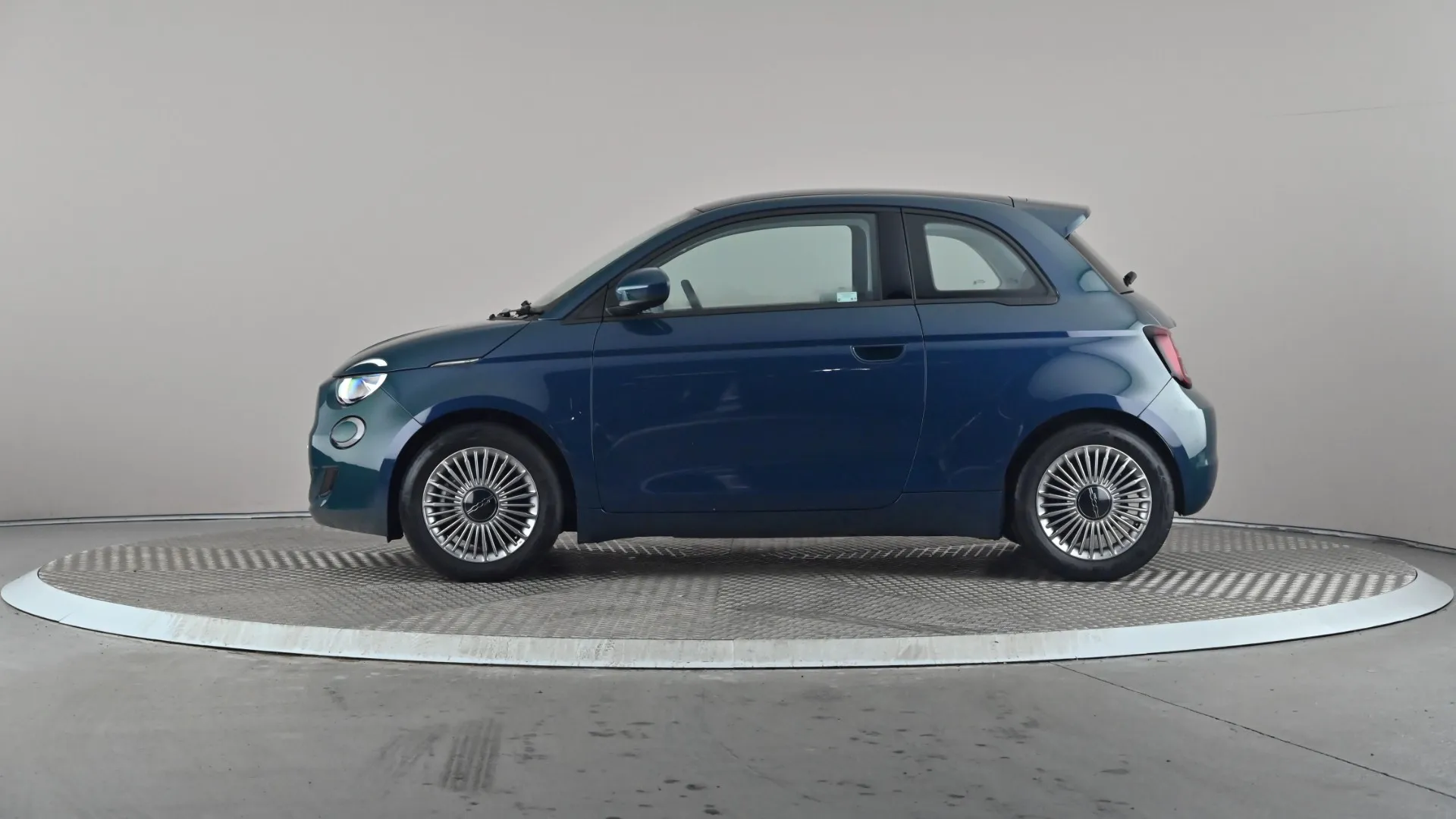 Used Green Fiat 500 87kW Icon 42kWh Auto 2023