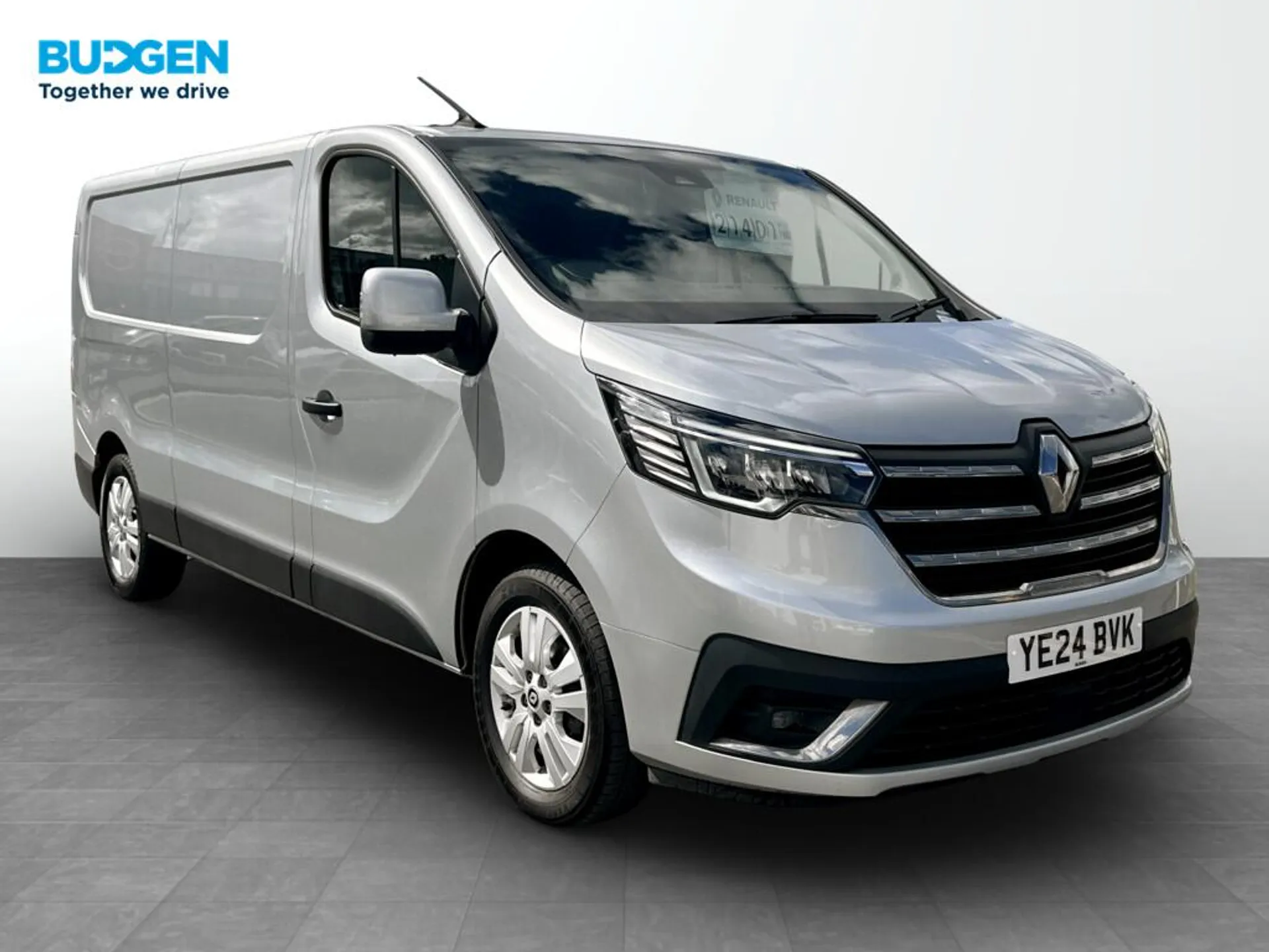 2024 RENAULT TRAFIC