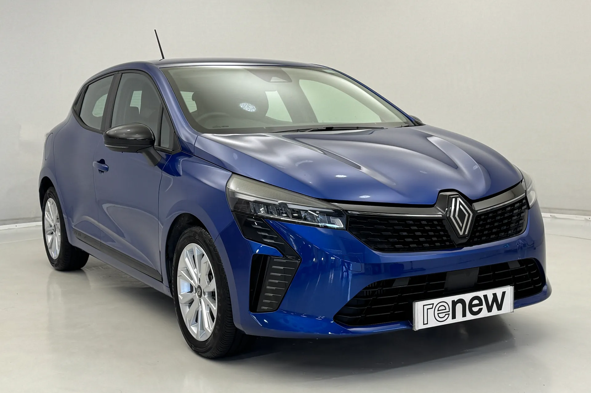 DV24OTE Renault Clio 1.0 TCe 90 Evolution 5dr Image #1