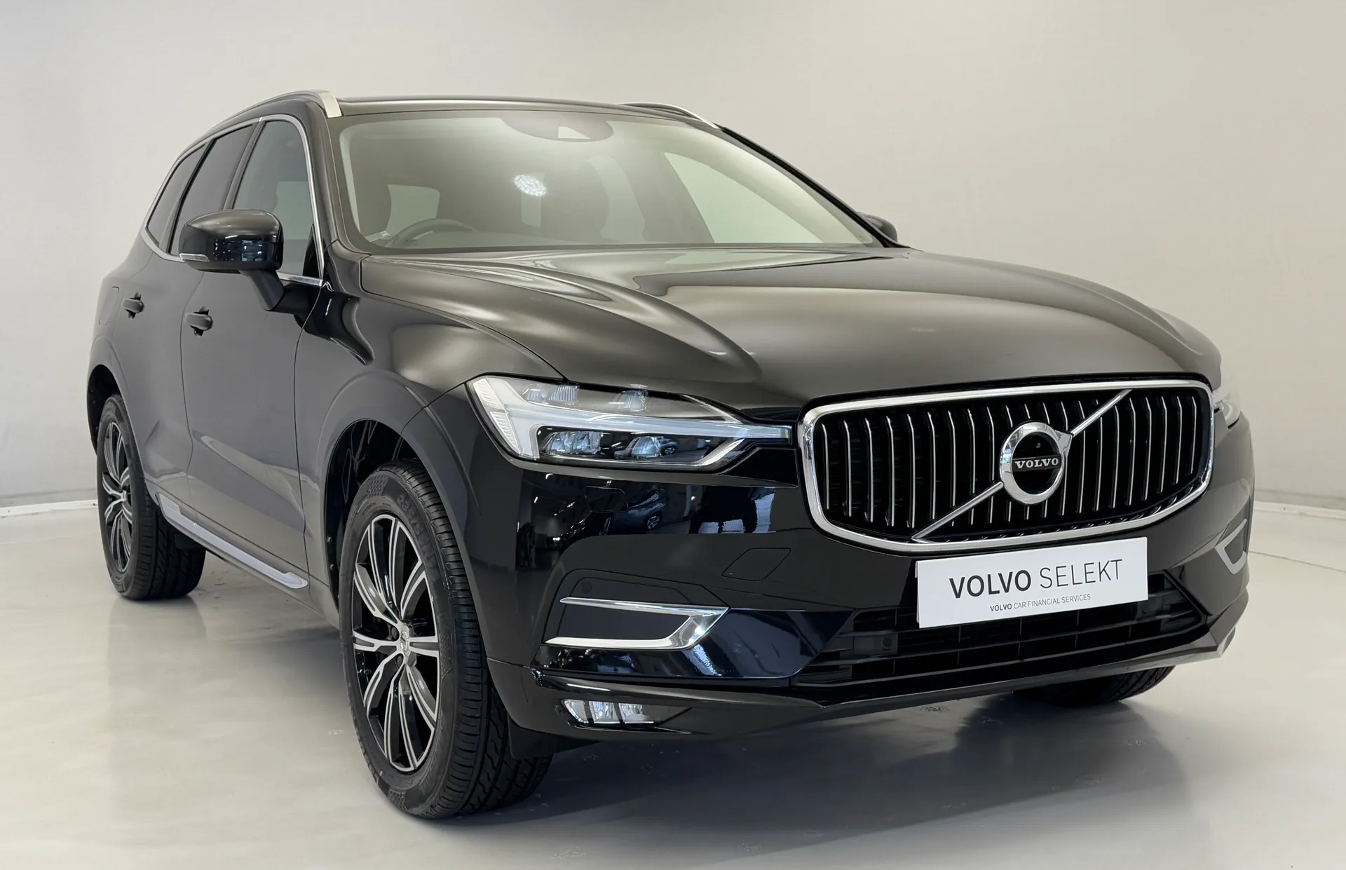 ME19YDW Volvo XC60 2.0 D4 Inscription 5dr AWD Geartronic Image #1