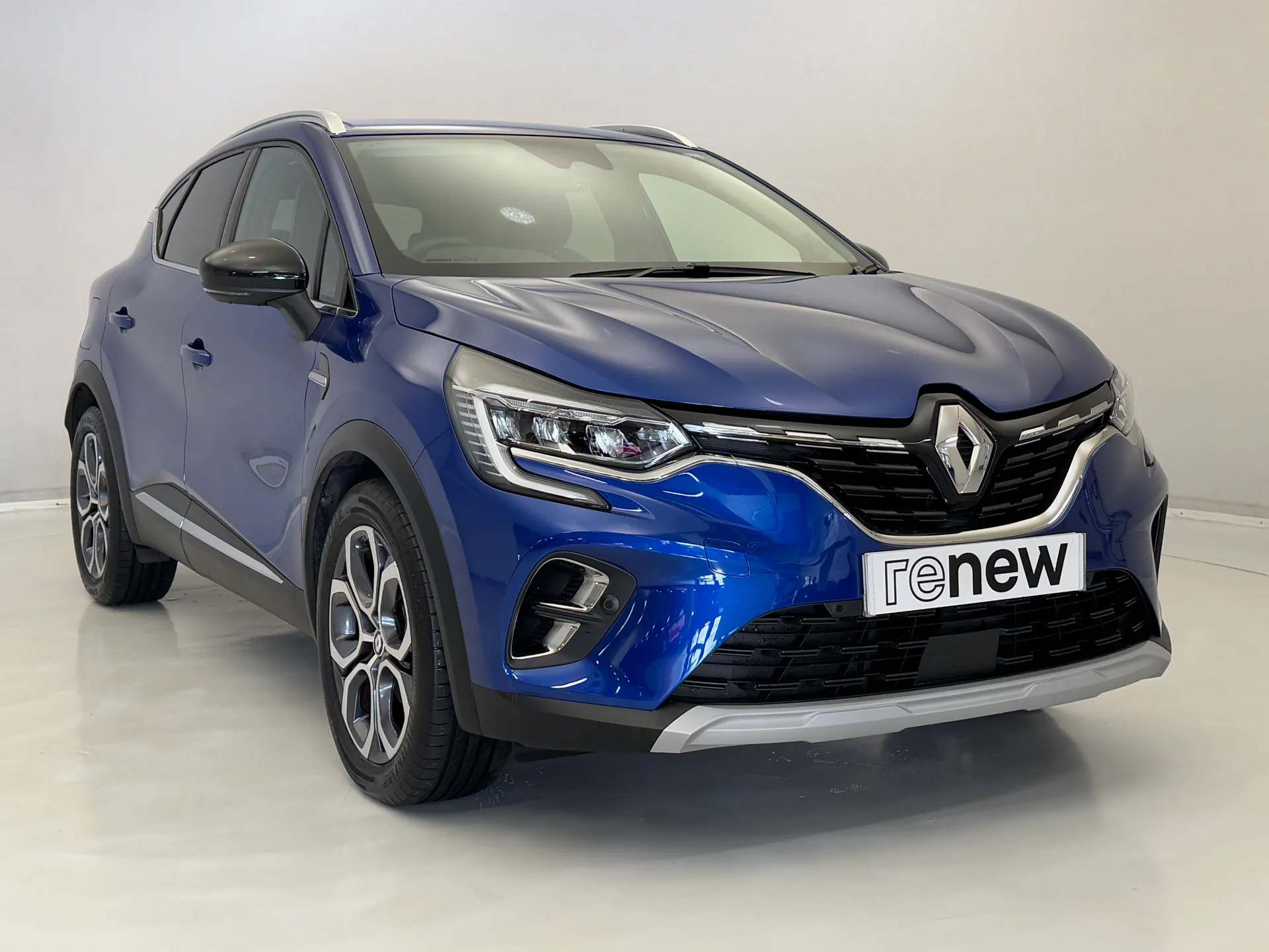 BT23FDA Renault Captur 1.6 E-Tech full hybrid 145 Techno 5dr Auto Image #1