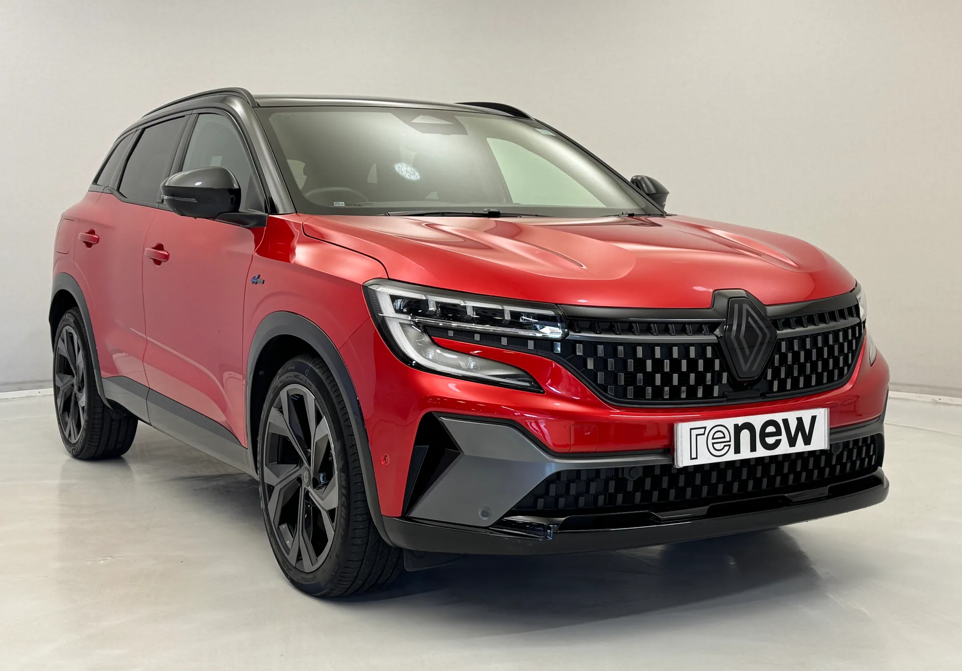DV74WHH Renault Austral E-Tech FHEV Iconic Esprit Alpine 5dr Auto 4C Image #1