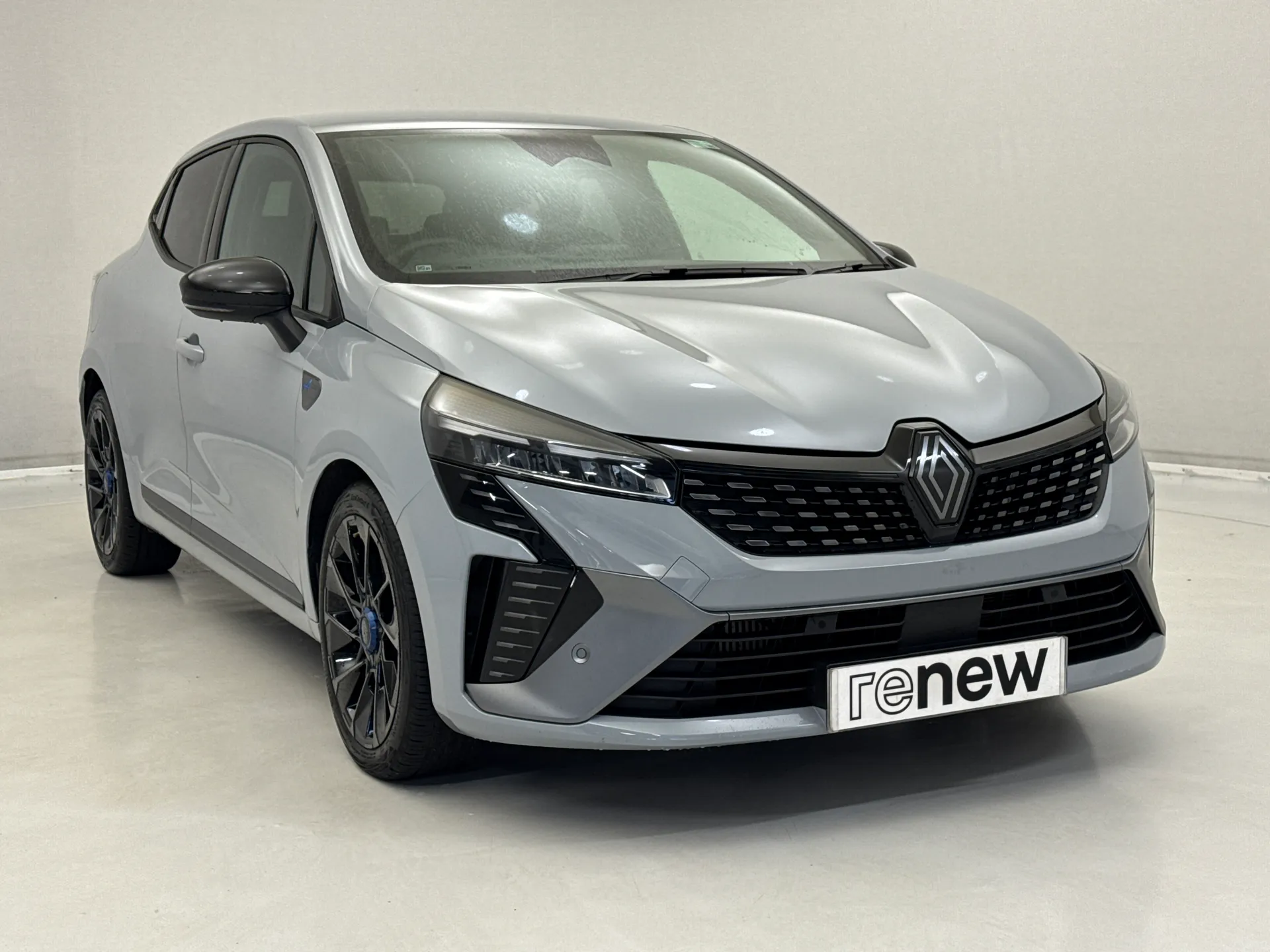 HN25UNS Renault Clio 1.0 TCe 90 Esprit Alpine 5dr Image #1
