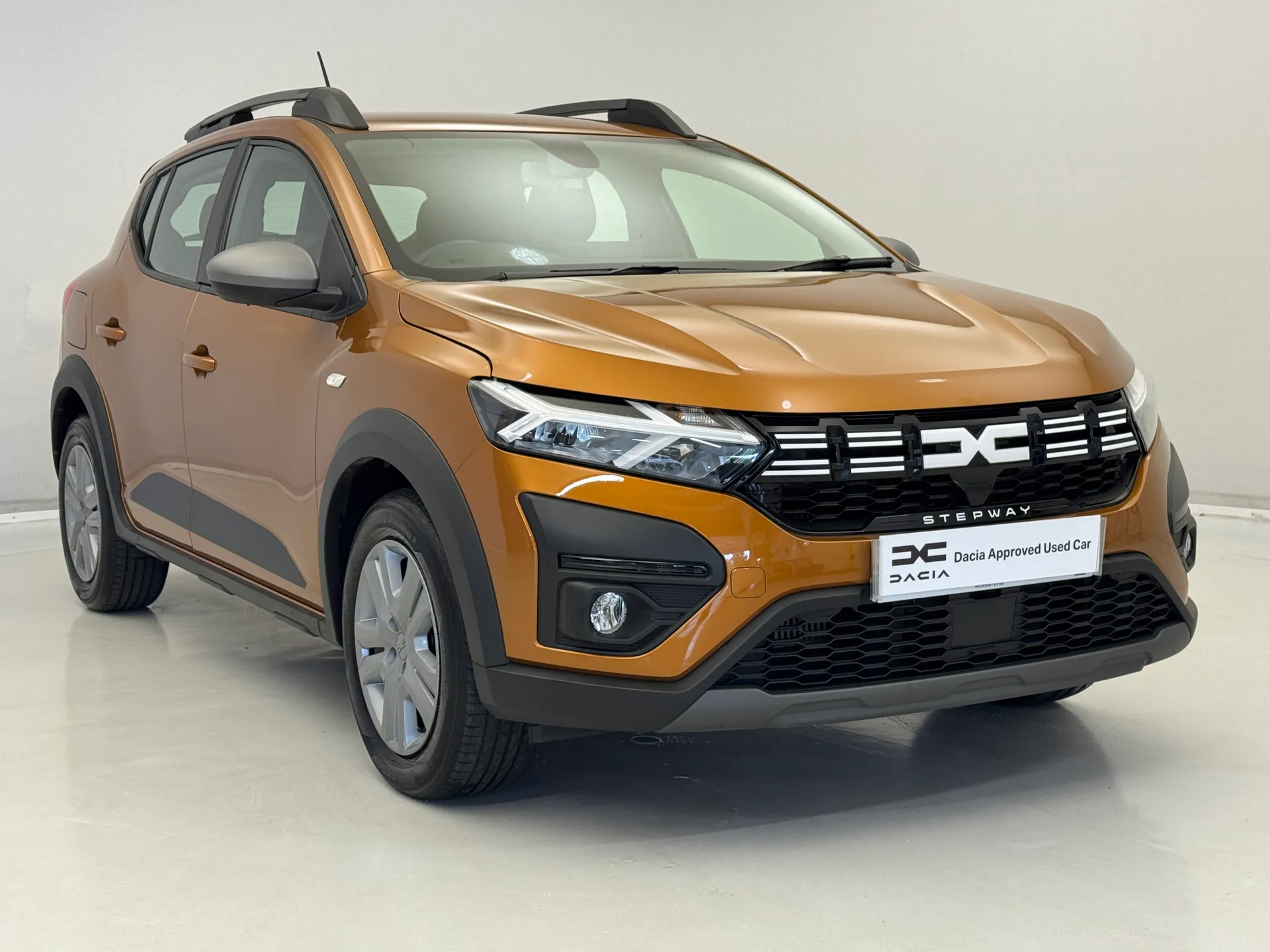 DY23AEK Dacia Sandero Stepway 1.0 TCe Expression 5dr Image #1