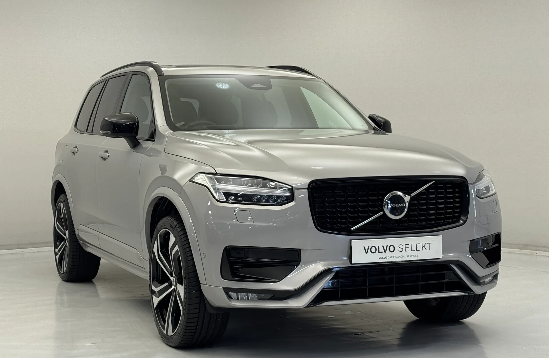 RJ24TTF Volvo XC90 2.0 B5P [250] Ultra Dark 5dr AWD Geartronic Image #1