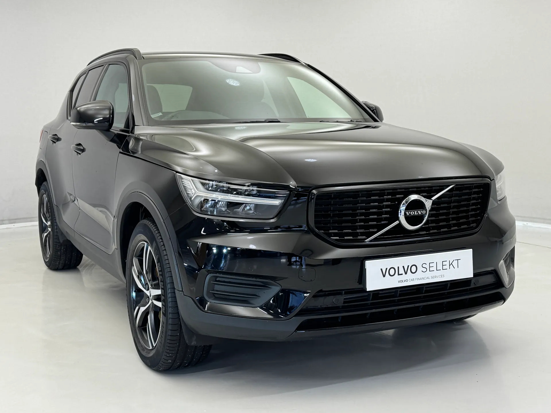 DN71AVX Volvo XC40 1.5 T3 [163] R DESIGN 5dr Image #1