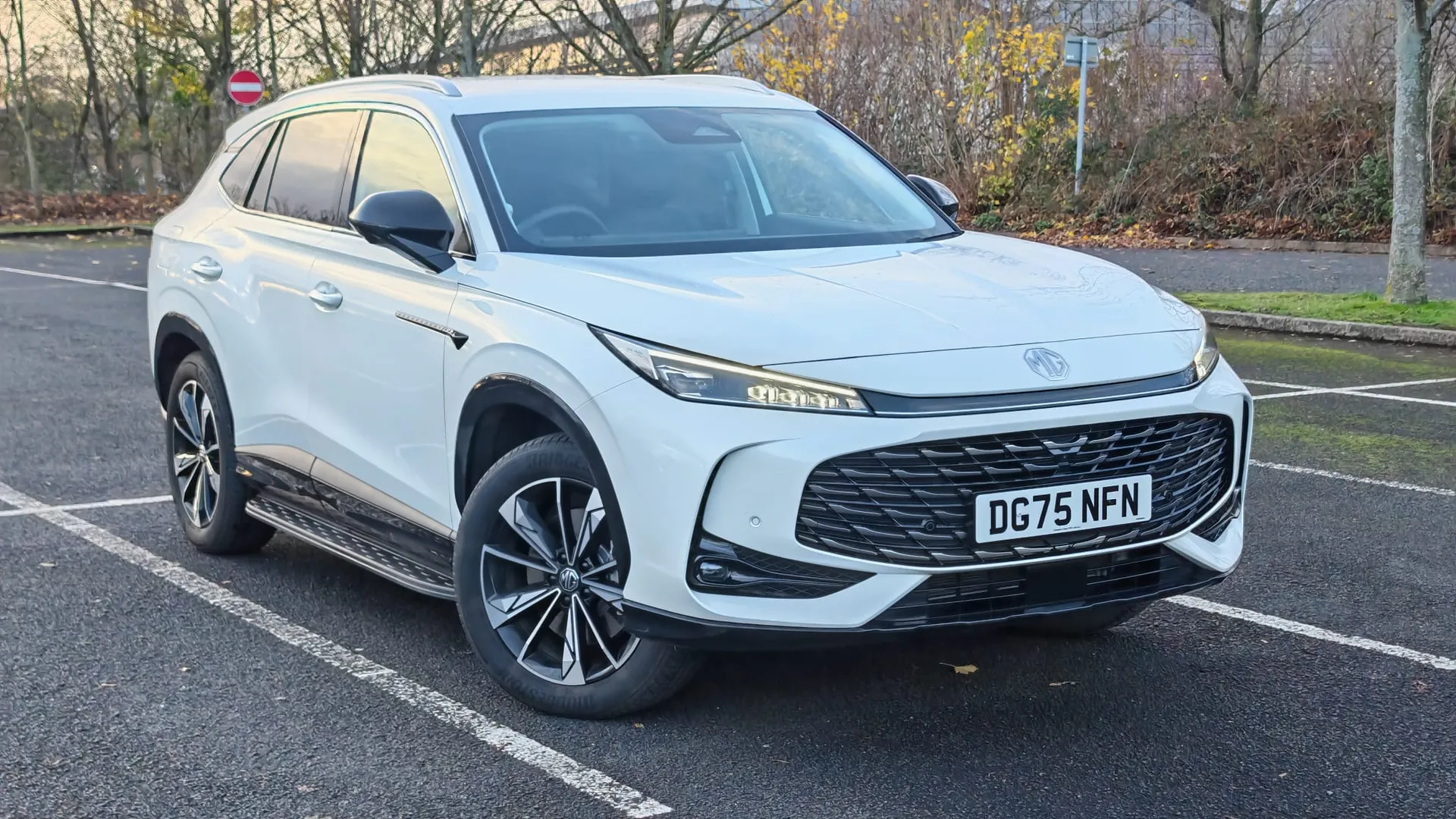 DG75NFN Mg Motor Uk Hs 1.5 T-GDI PHEV Trophy 5dr Auto Image #1