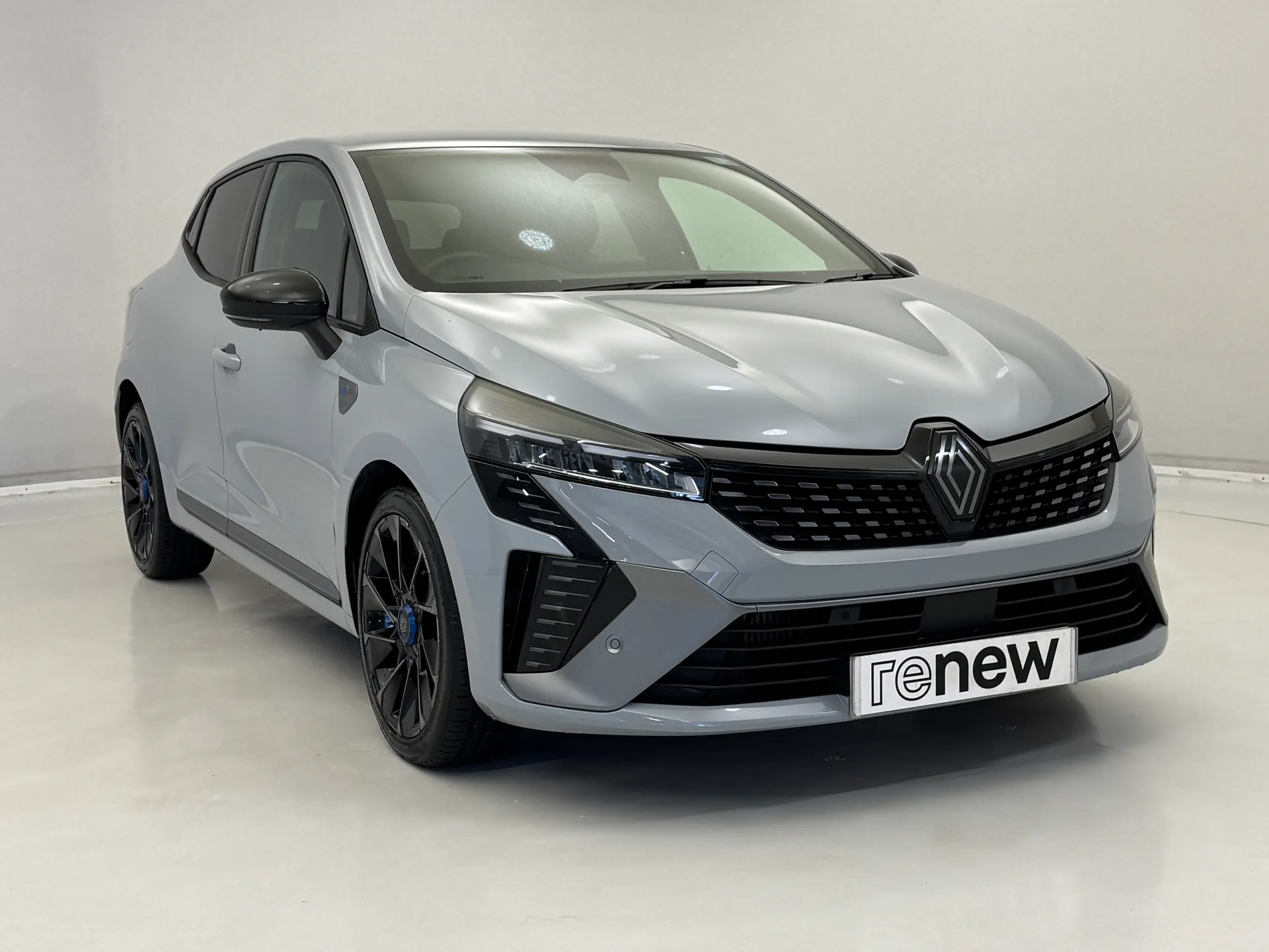 HV74LLW Renault Clio 1.0 TCe 90 Esprit Alpine 5dr Image #1