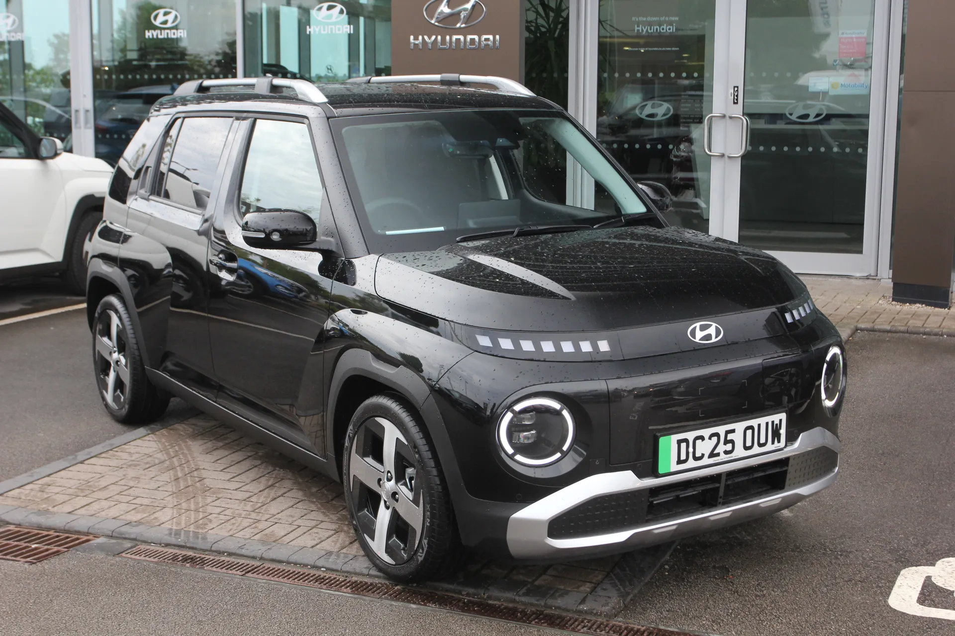 DC25OUW Hyundai Inster 85kW 02 49kWh 5dr Auto Image #1