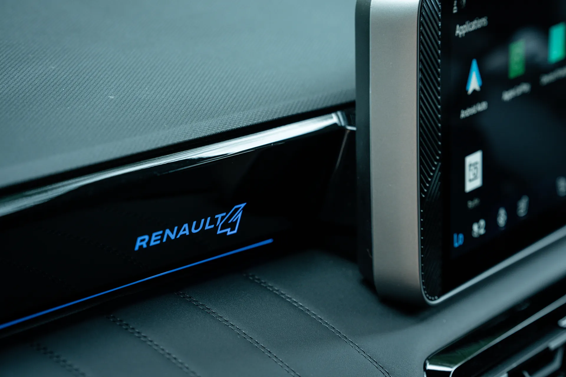  Renault 4 iconic comfort range Image #1