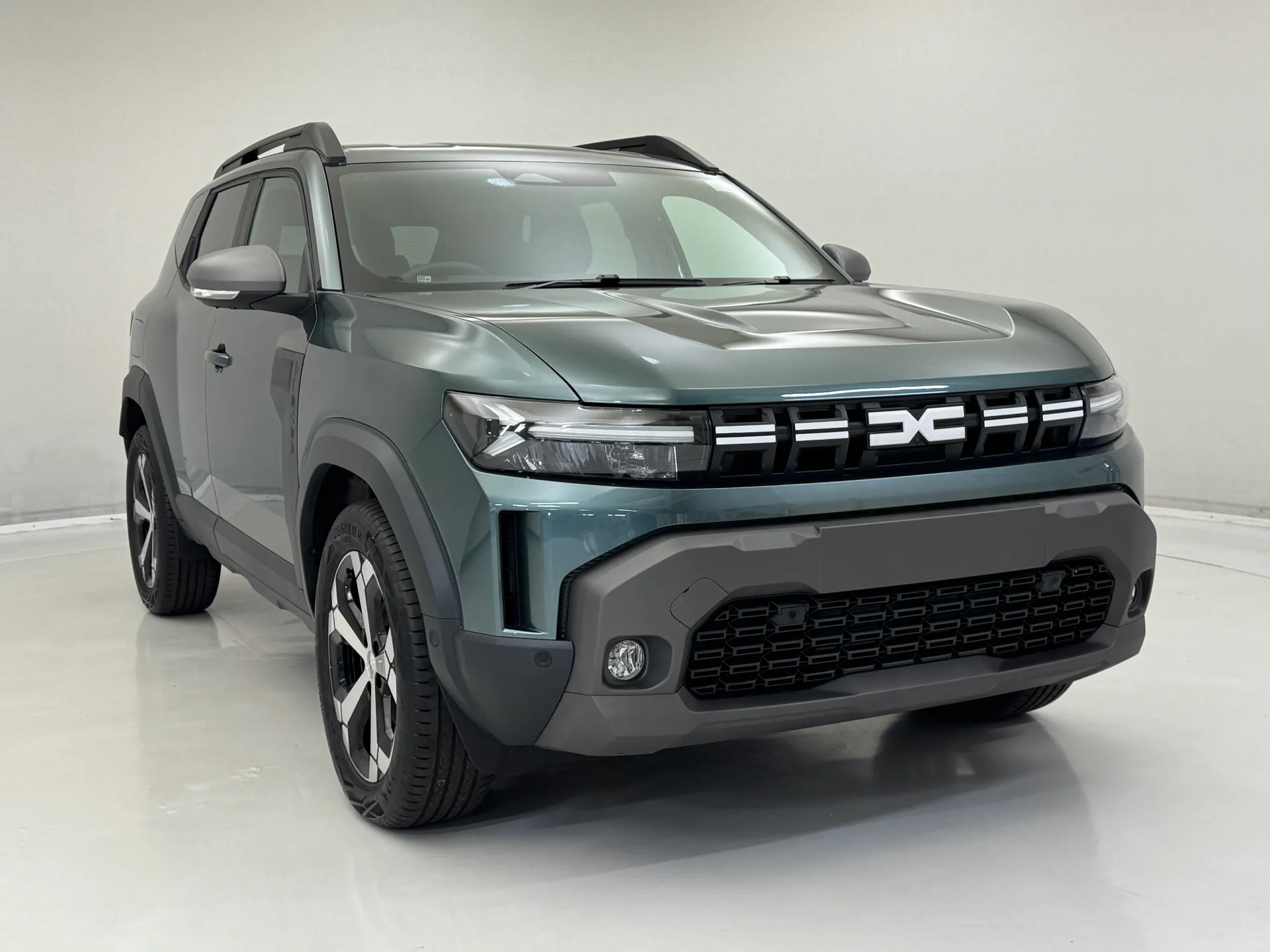 DL75UOT Dacia Duster 1.6 Hybrid 140 Journey 5dr Auto Image #1