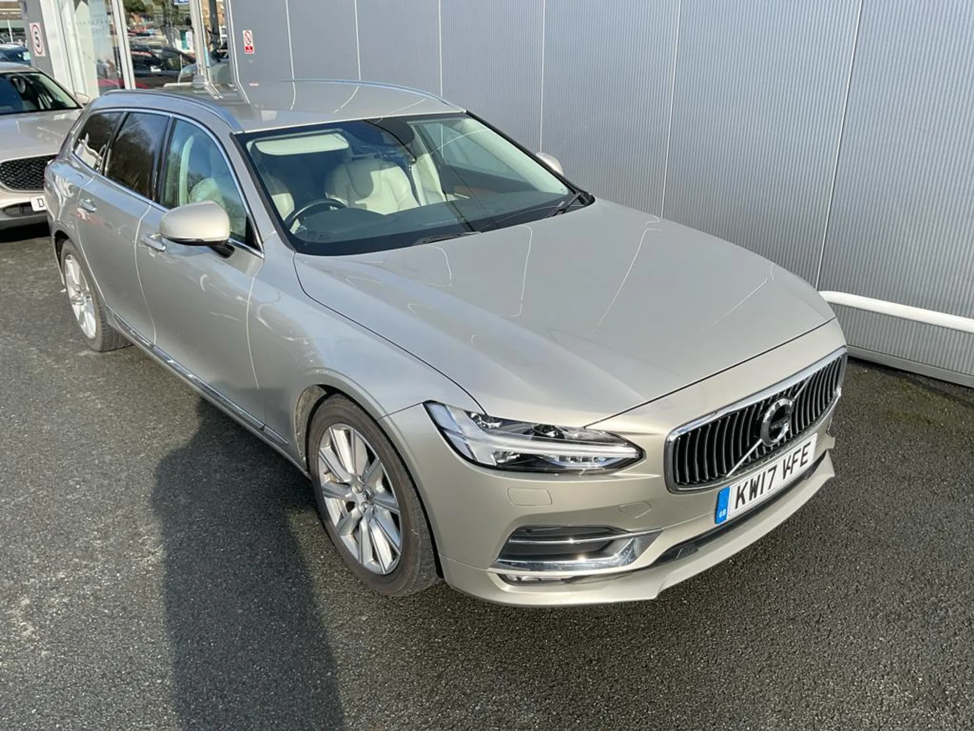 KW17VFE Volvo V90 2.0 D5 PP Inscription Pro 5dr AWD Geartronic Image #1