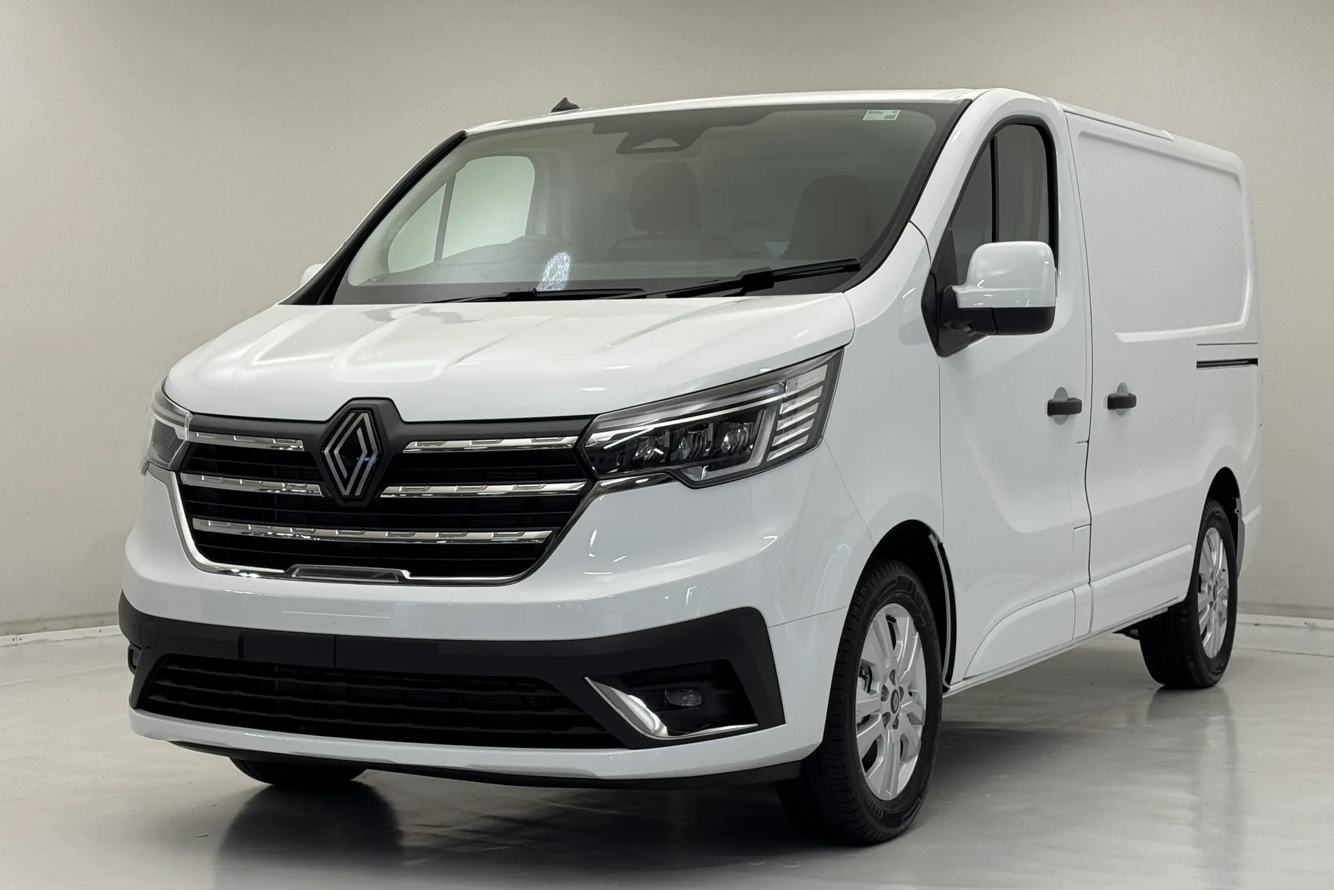 DL75WFT Renault Trafic SL30 Blue dCi 150 Extra [Safety] Van Image #1