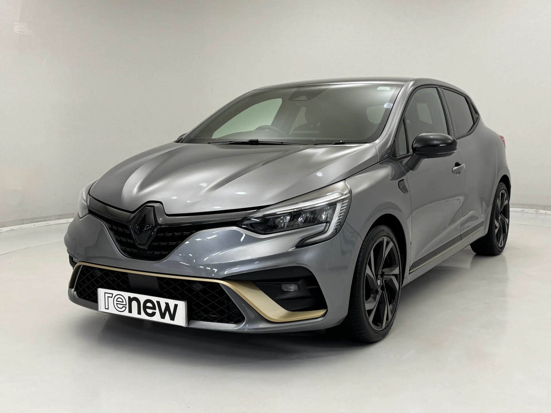 DS23YUX Renault Clio 1.6 E-TECH full hybrid 145 Engineered 5dr Auto Image #1
