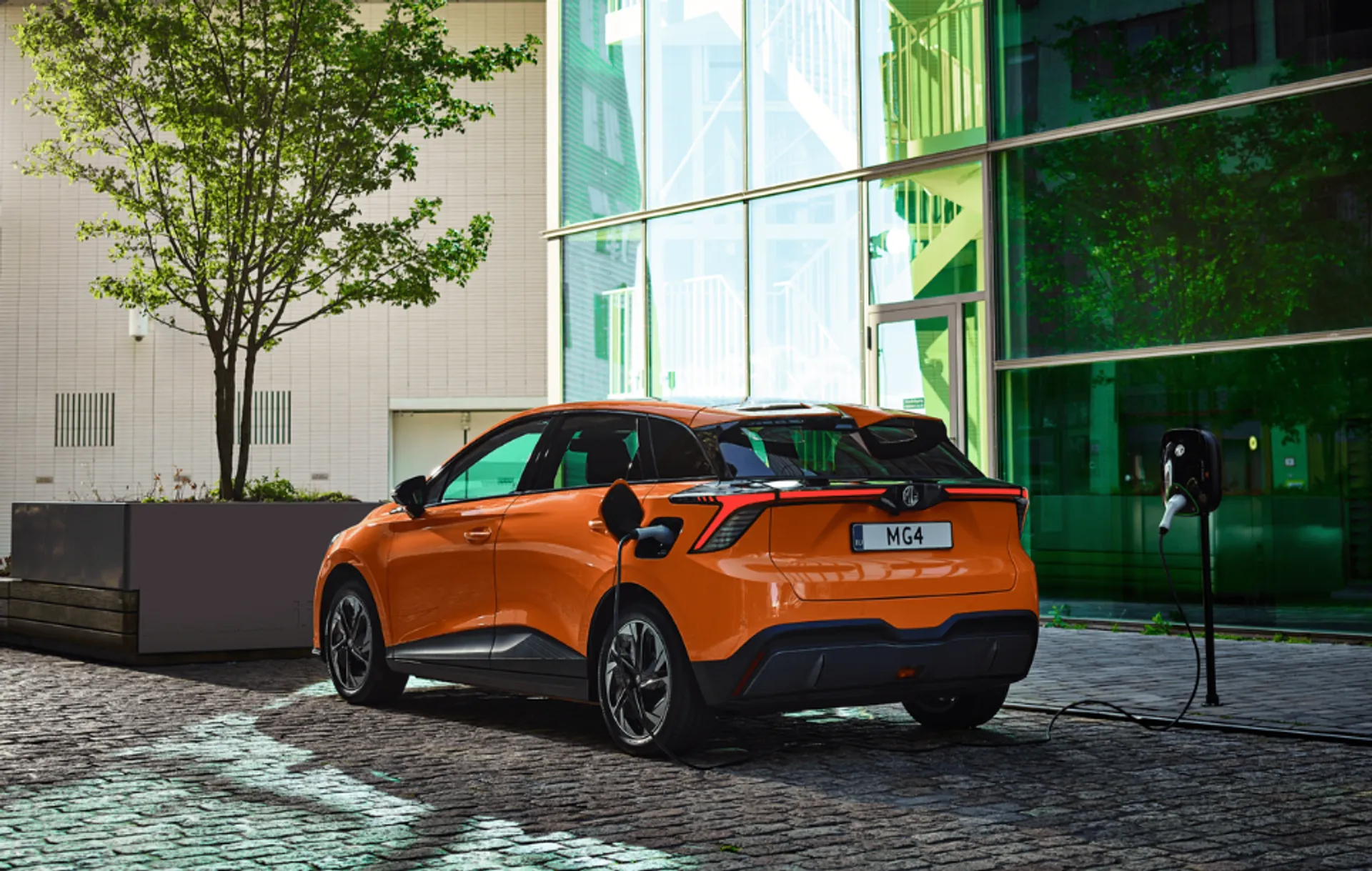  Mg MG4 SE Standard Range 117 kw 49 kWh Auto Image #1