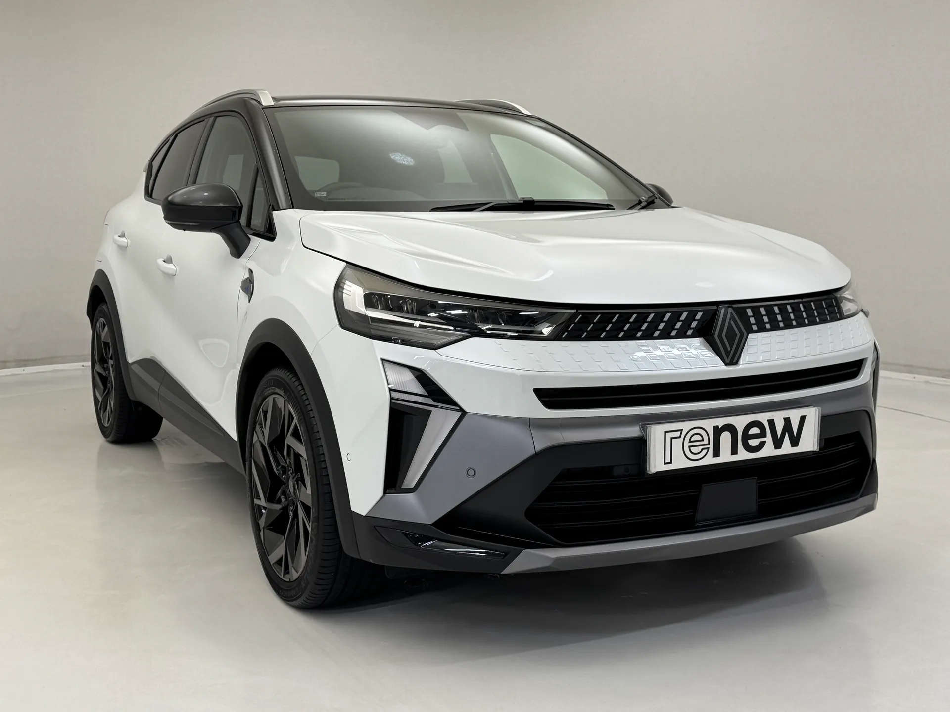 FL25NYO Renault Captur 1.6 E-Tech Full Hybrid 145 Esprit Alpine 5dr Auto Image #1