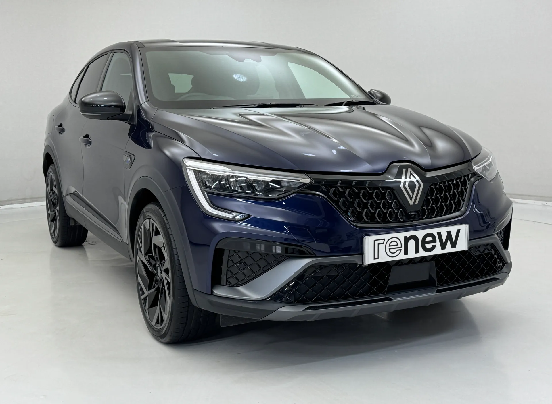 BW24ZZO Renault ARKANA 1.6 E-Tech FHEV 145 Esprit Alpine 5dr Auto Image #1