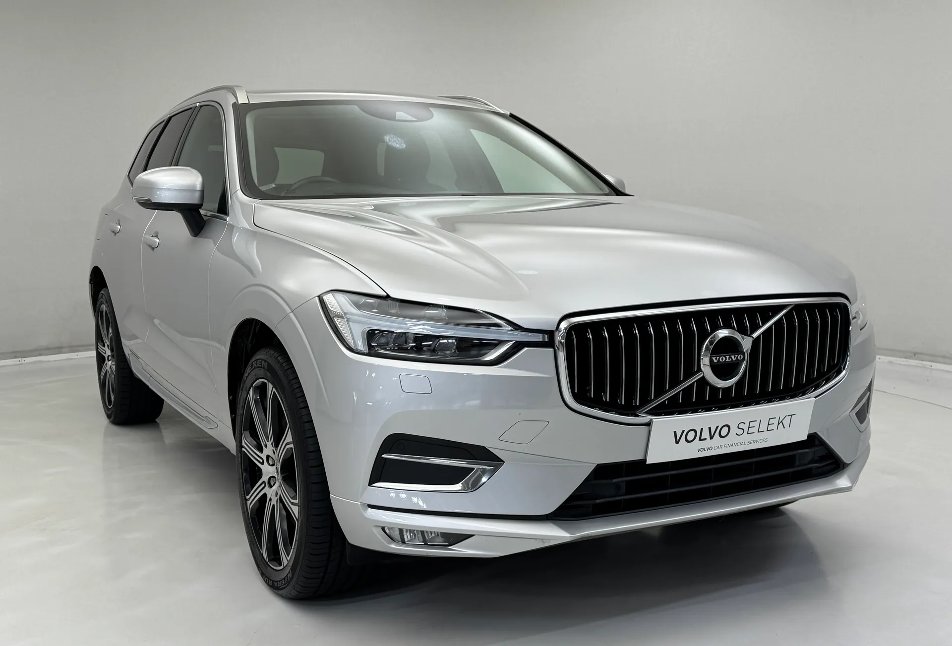 KV70LZE Volvo XC60 2.0 B5D Inscription Pro 5dr AWD Geartronic Image #1