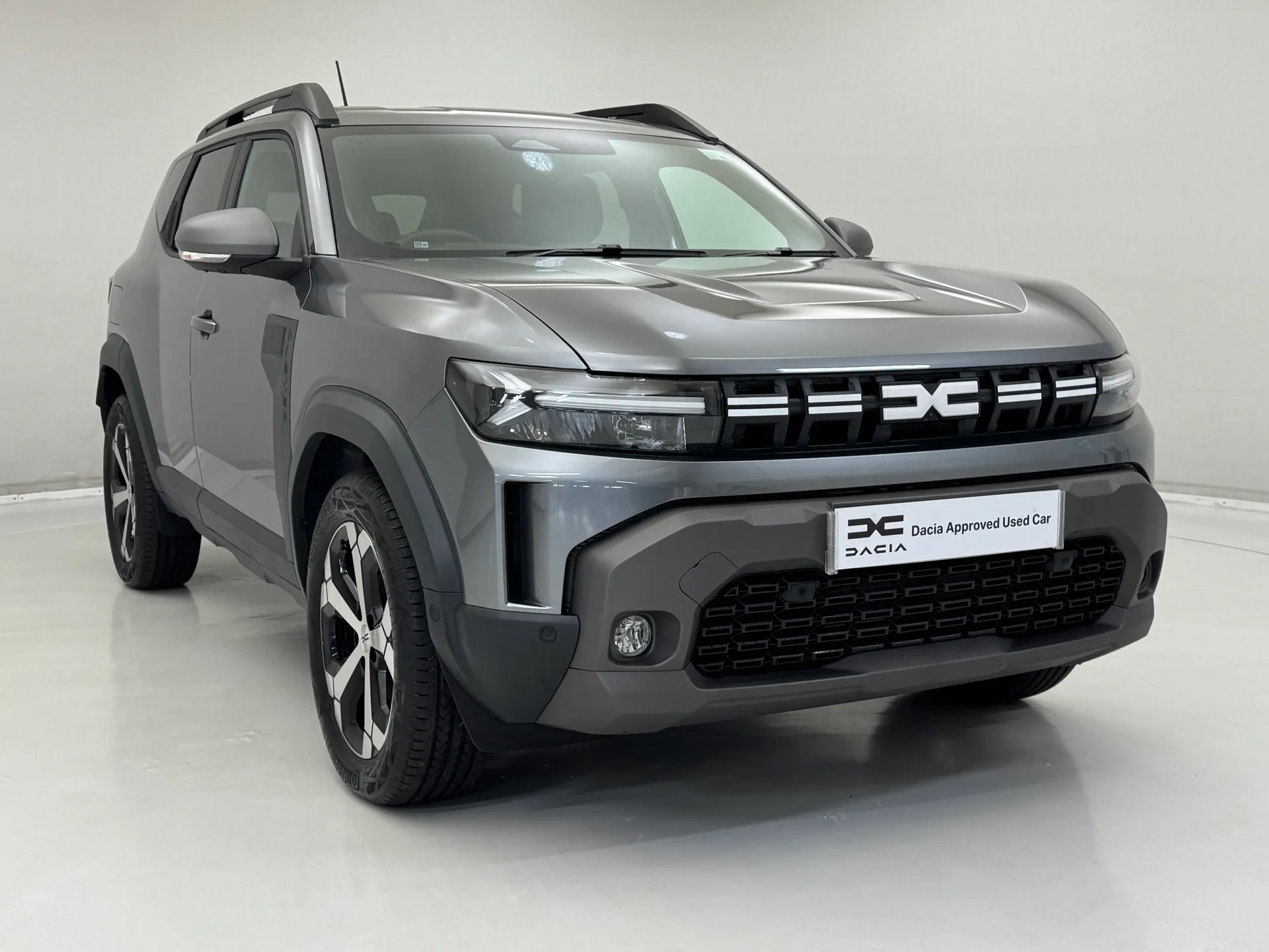 DL75UOU Dacia Duster 1.6 Hybrid 140 Journey 5dr Auto Image #1