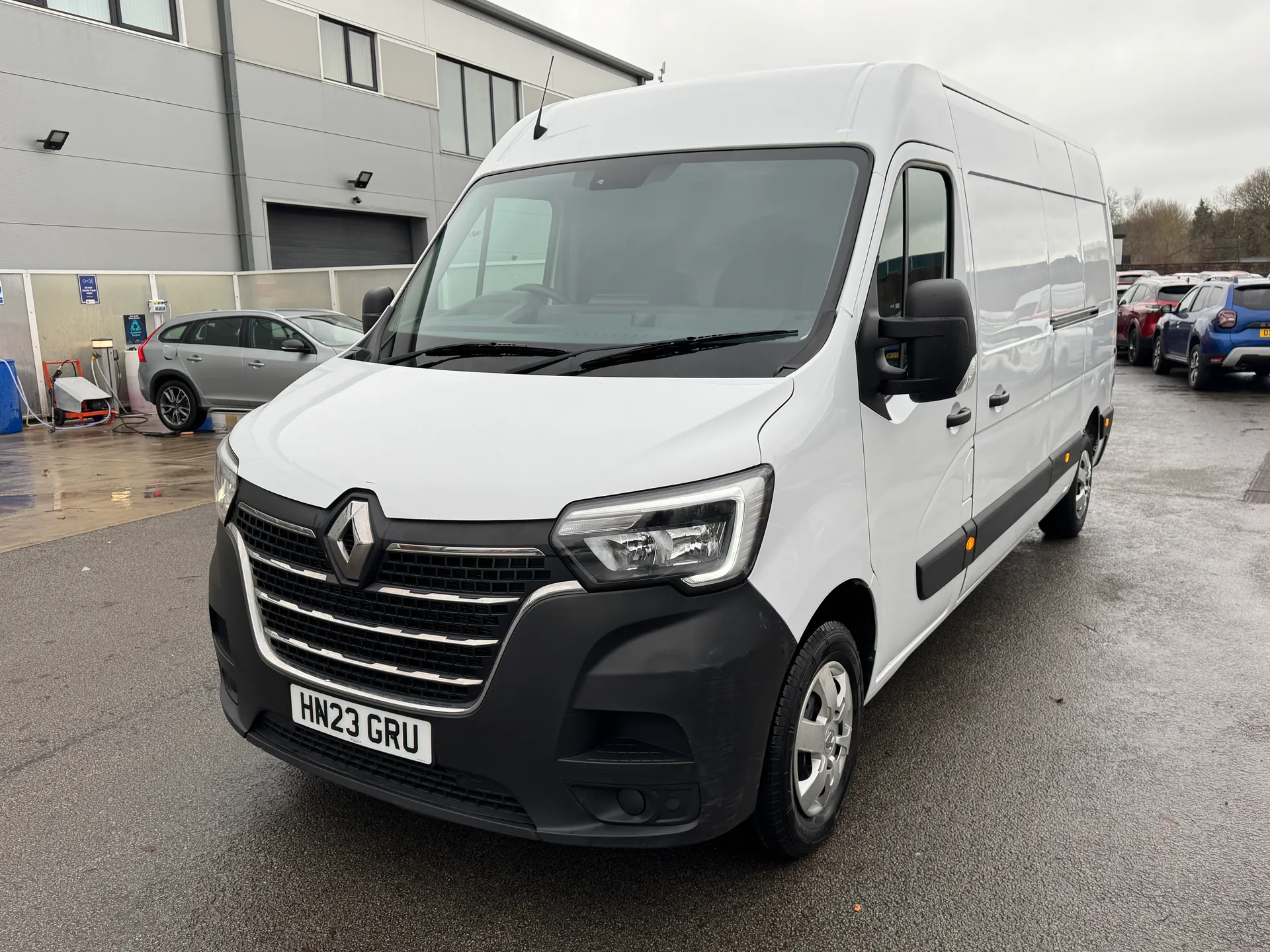 HN23GRU Renault Master LM35dCi 135 Business+ Medium Roof Van Image #1
