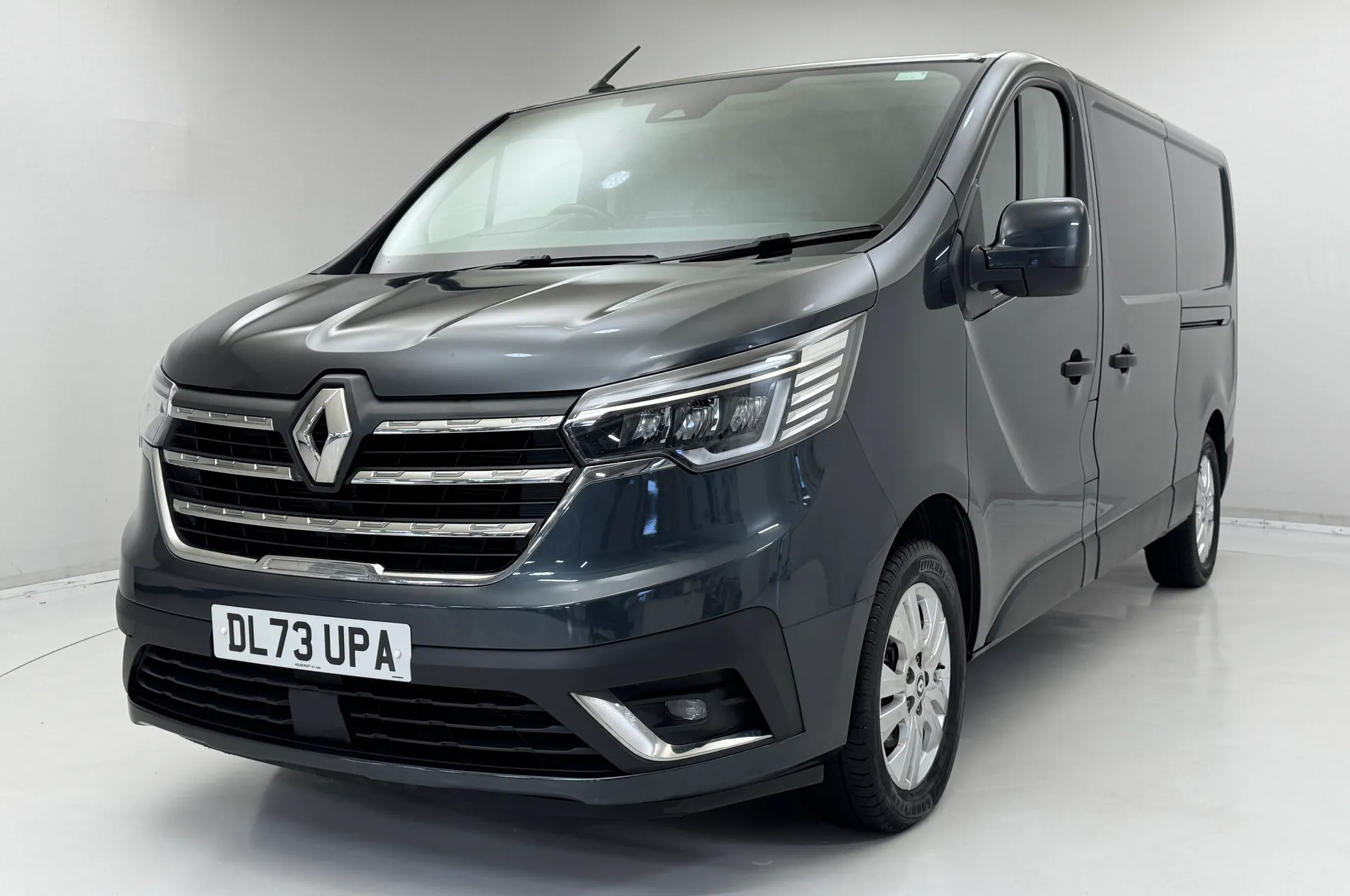 DL73UPA Renault Trafic LL30 Blue dCi 150 Extra Van Image #1