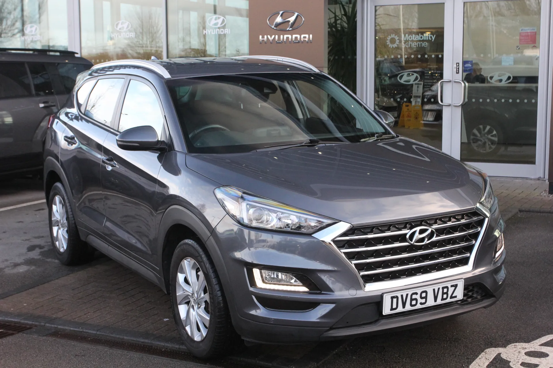 DV69VBZ Hyundai Tucson 1.6 GDi SE Nav 5dr 2WD Image #1