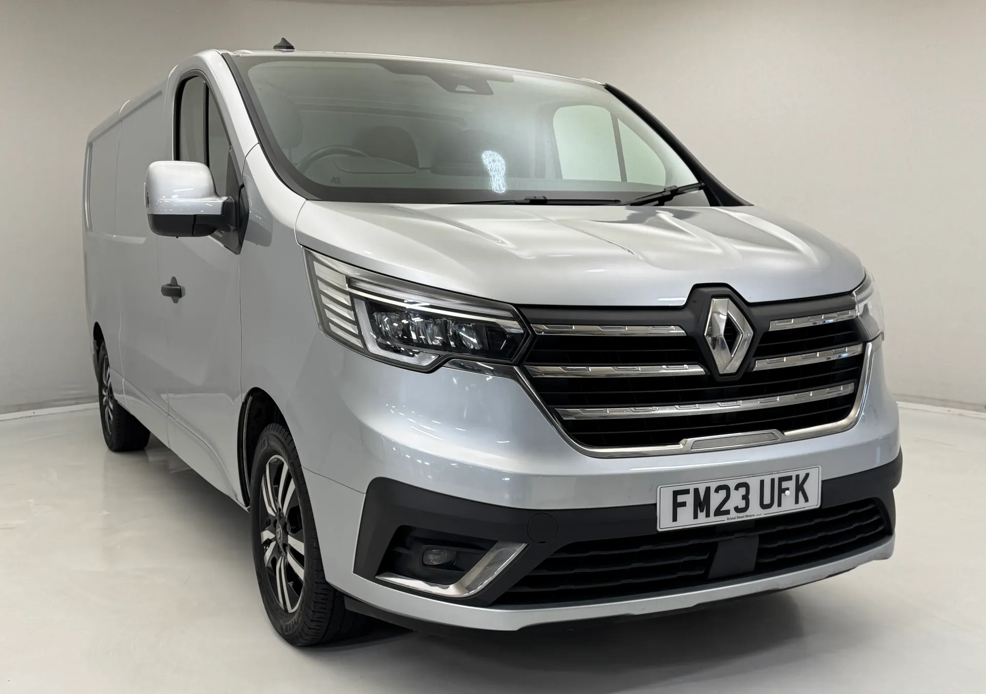 FM23UFK Renault Trafic LL30 Blue dCi 150 Sport+ Van Image #1