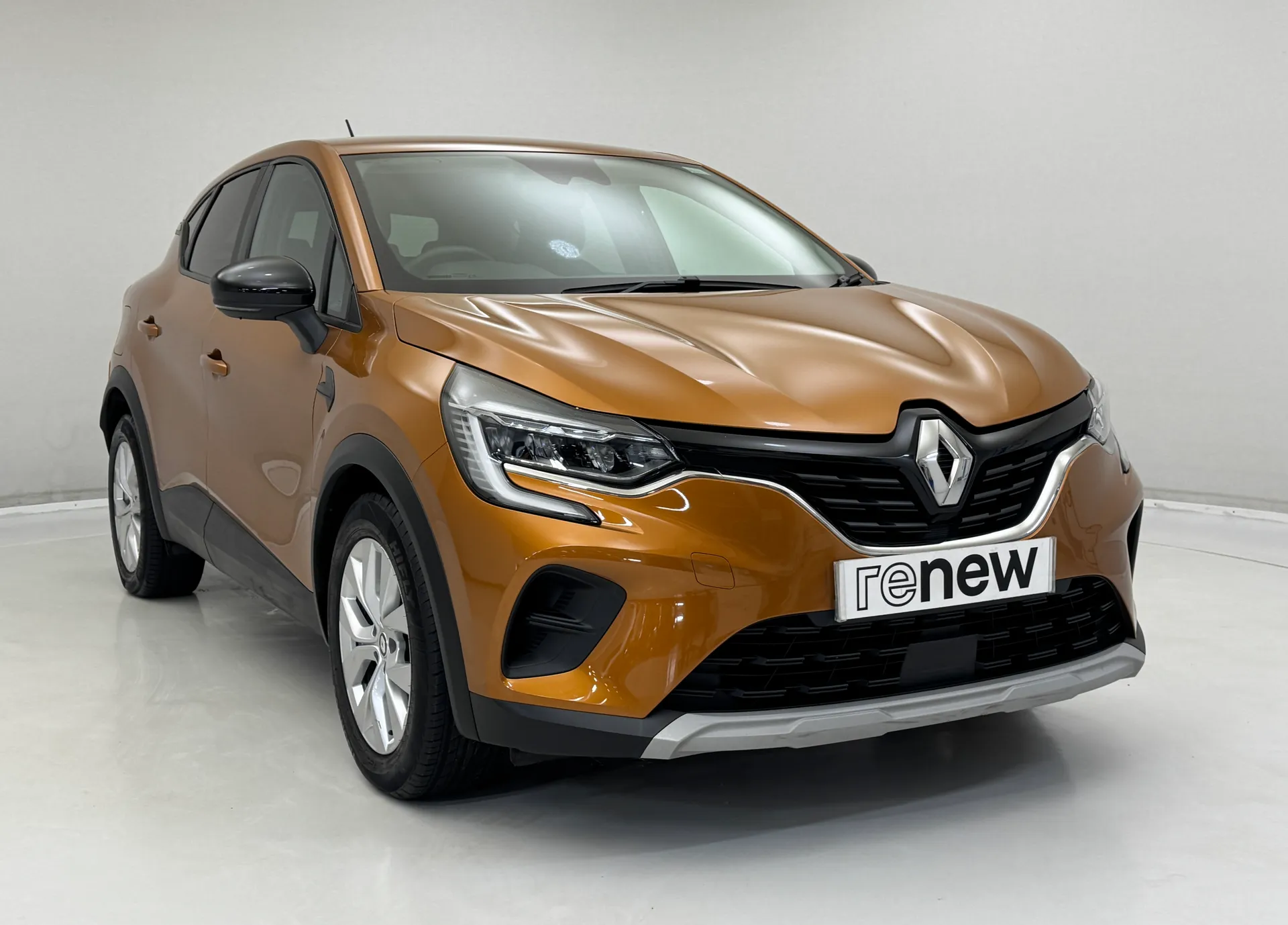 DS71MYZ Renault Captur 1.0 TCE 90 Iconic 5dr Image #1