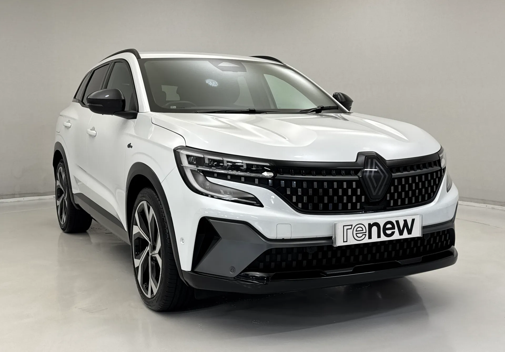 YE73WLW Renault Austral E-Tech FHEV Techno Esprit Alpine 5dr Auto Image #1