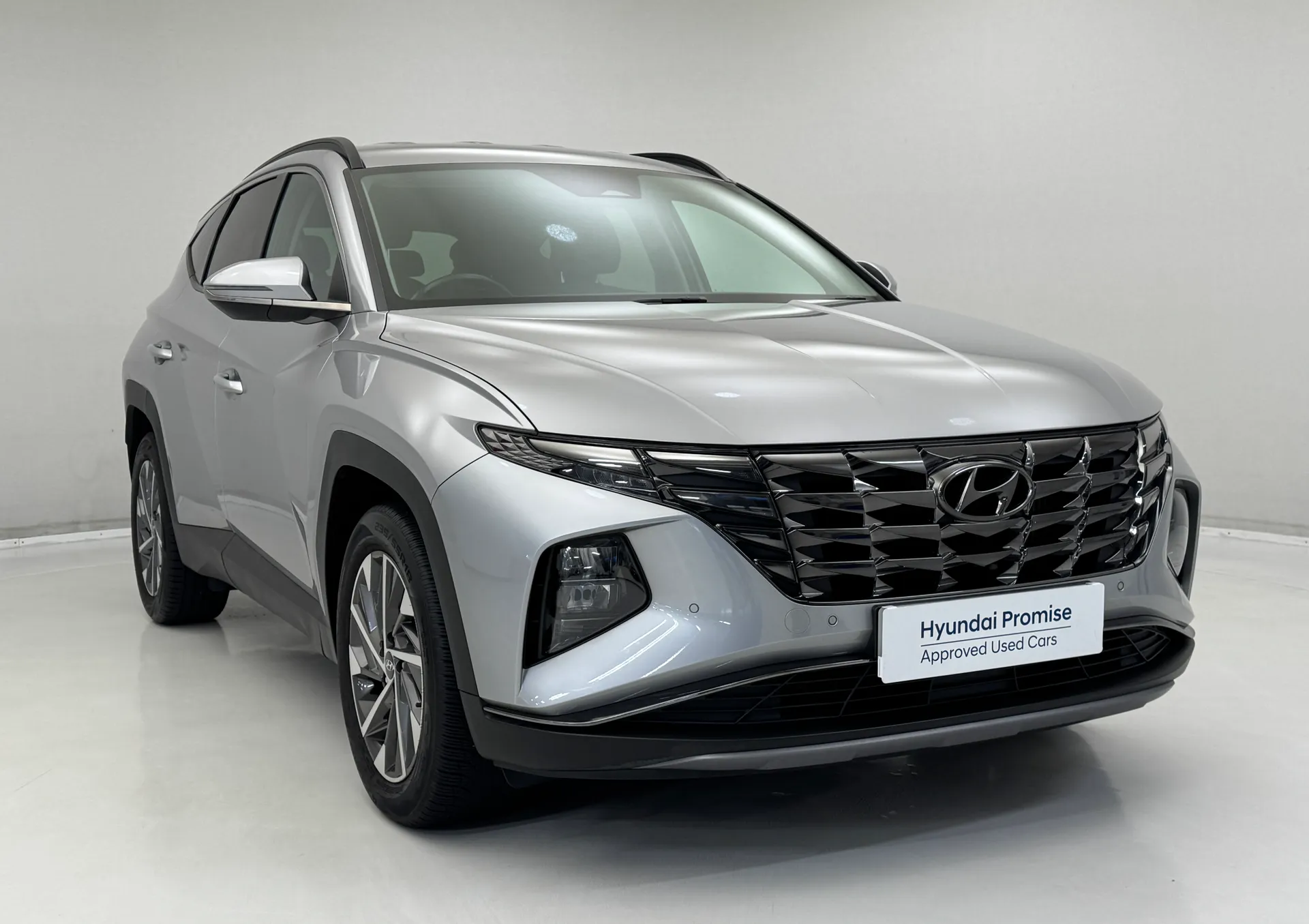 EA22AXK Hyundai Tucson 1.6 TGDi Premium 5dr 2WD Image #1