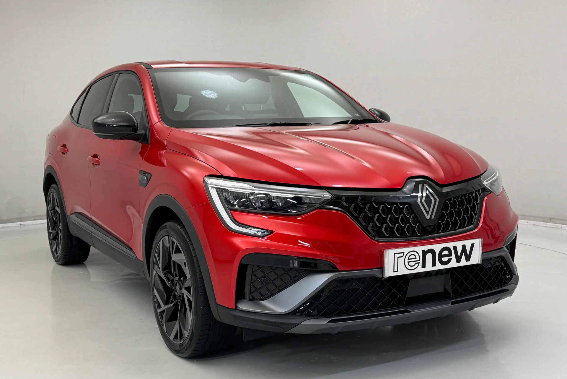 HK74RDV Renault ARKANA 1.6 E-Tech FHEV 145 Esprit Alpine 5dr Auto Image #1