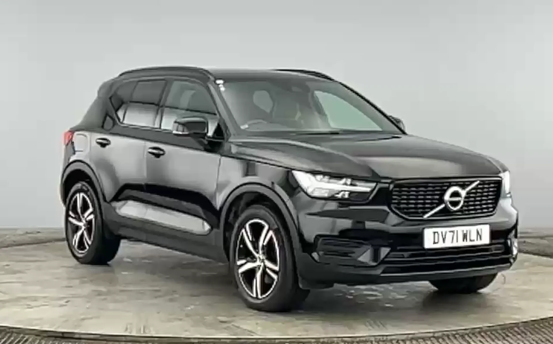 DV71WLN Volvo XC40 2.0 B4P R DESIGN 5dr AWD Auto Image #1
