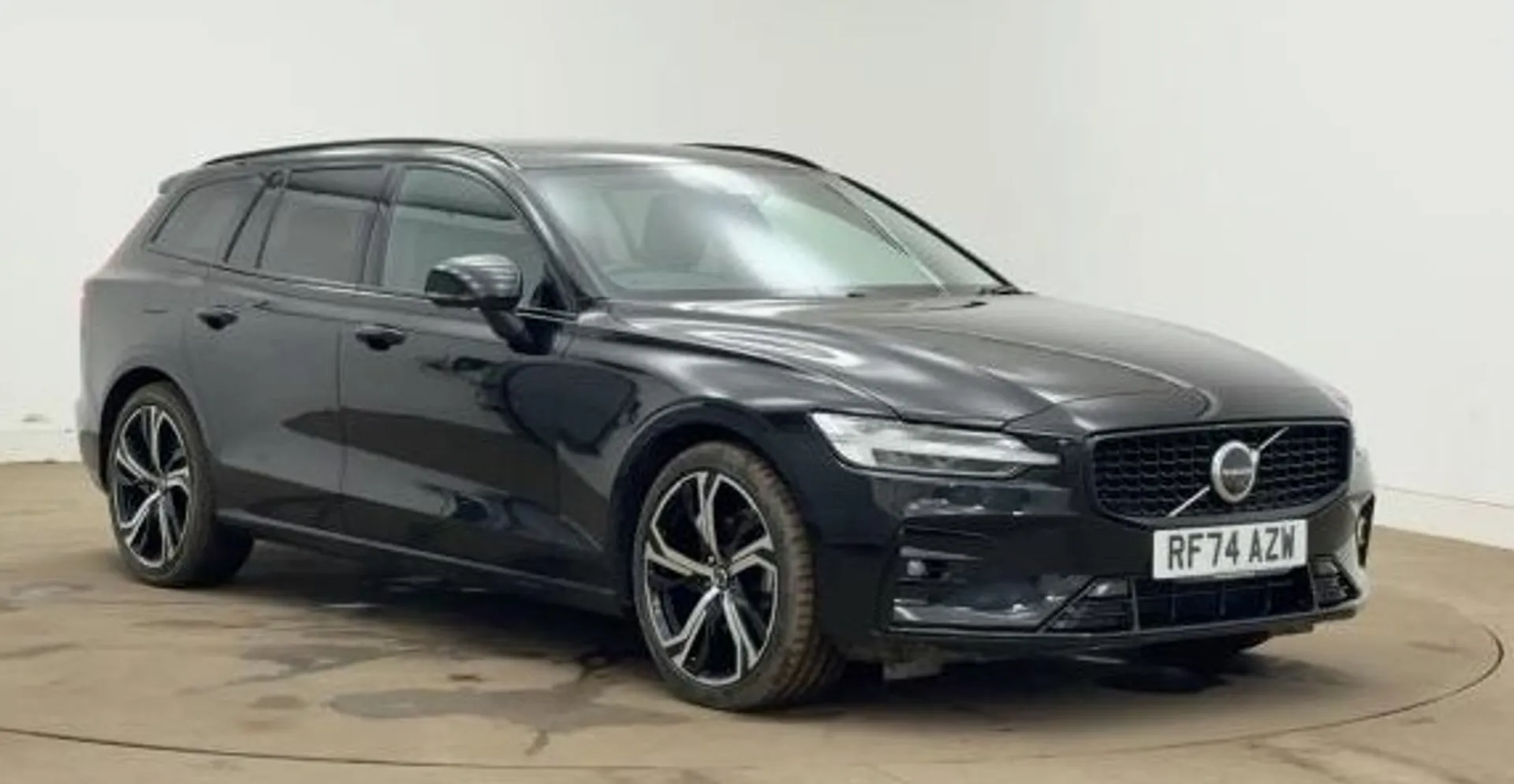 RF74AZW Volvo V60 2.0 B4P Ultra Dark 5dr Auto Image #1