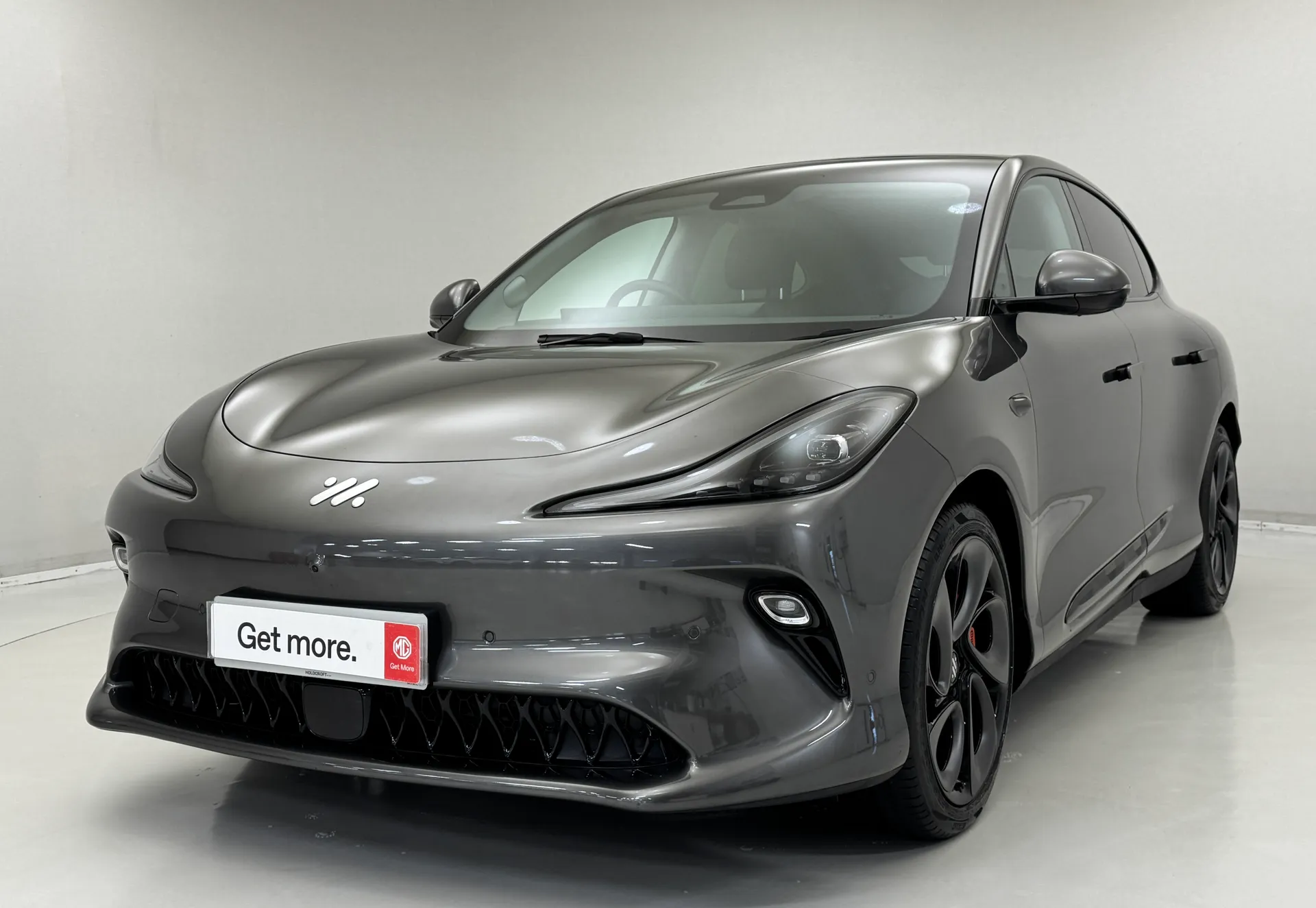 DY75YHG Mg Motor Uk Im6 553kW Launch Edition 100kWh 5dr AWD Auto Image #1