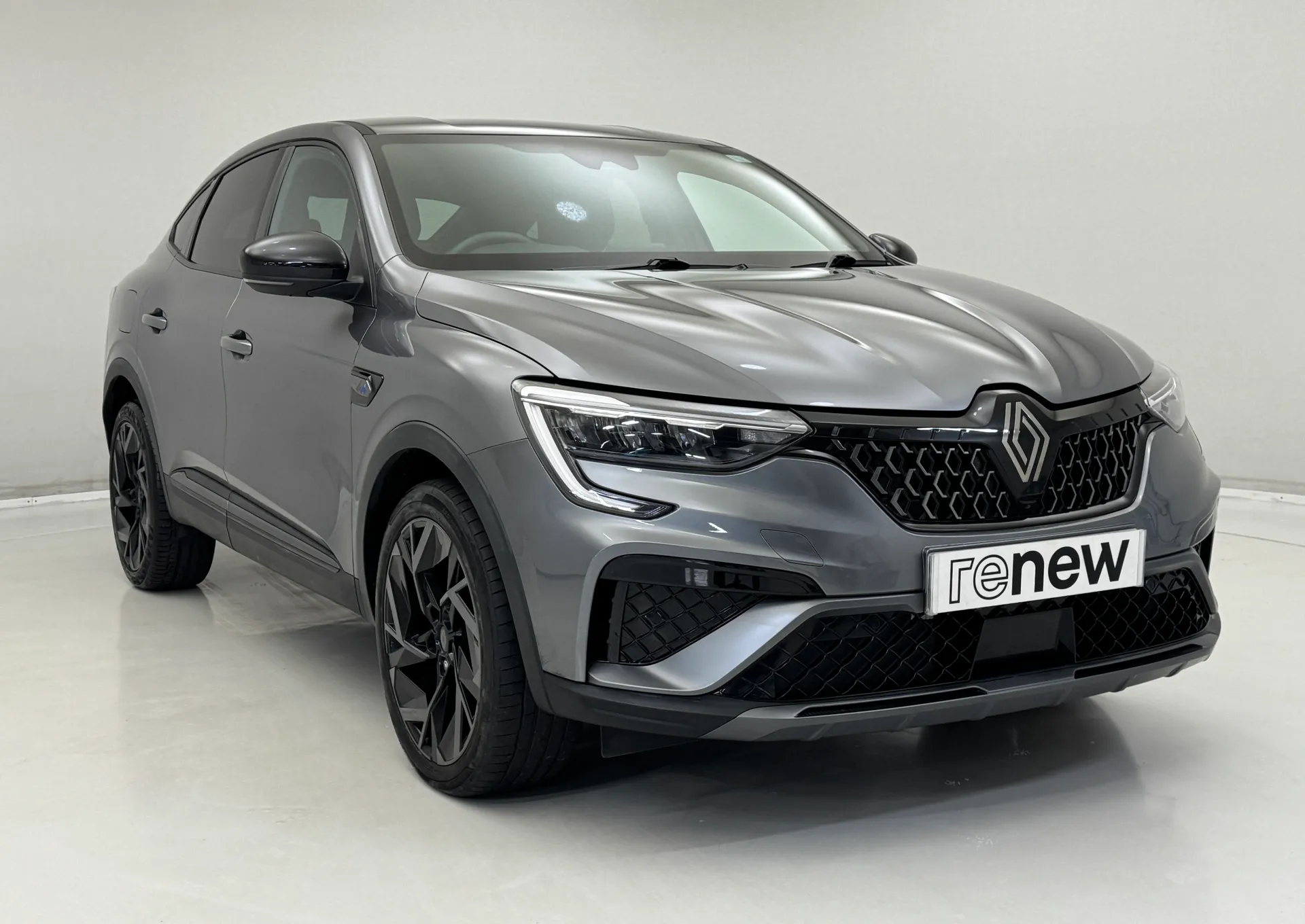 NL24GZZ Renault ARKANA 1.6 E-Tech FHEV 145 Esprit Alpine 5dr Auto Image #1