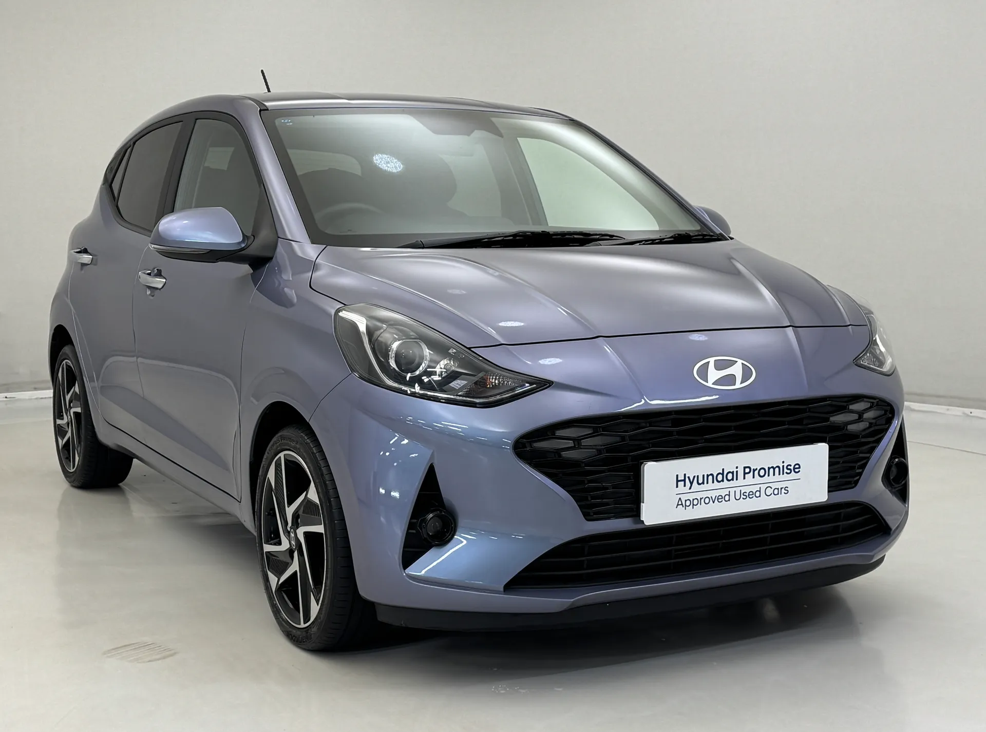 DU24AUK Hyundai i10 1.2 Premium 5dr Auto [Nav] Image #1